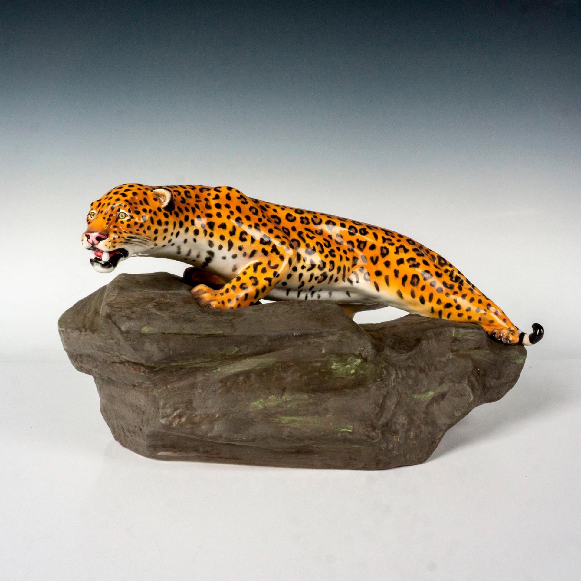 Royal Doulton Prestige Sculpture, Leopard on a Rock HN2638