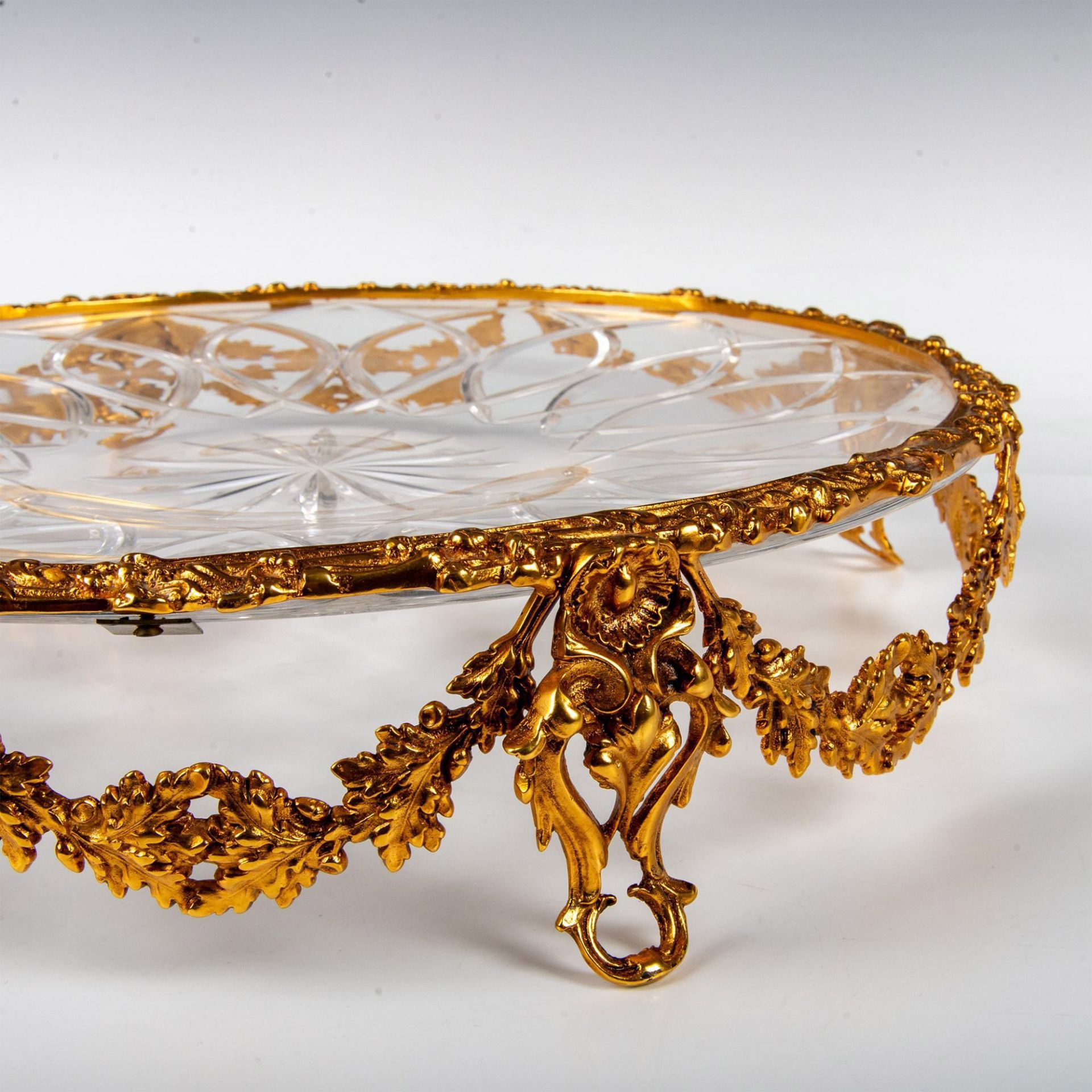 Gilt and Crystal Centerpiece Stand - Image 3 of 4