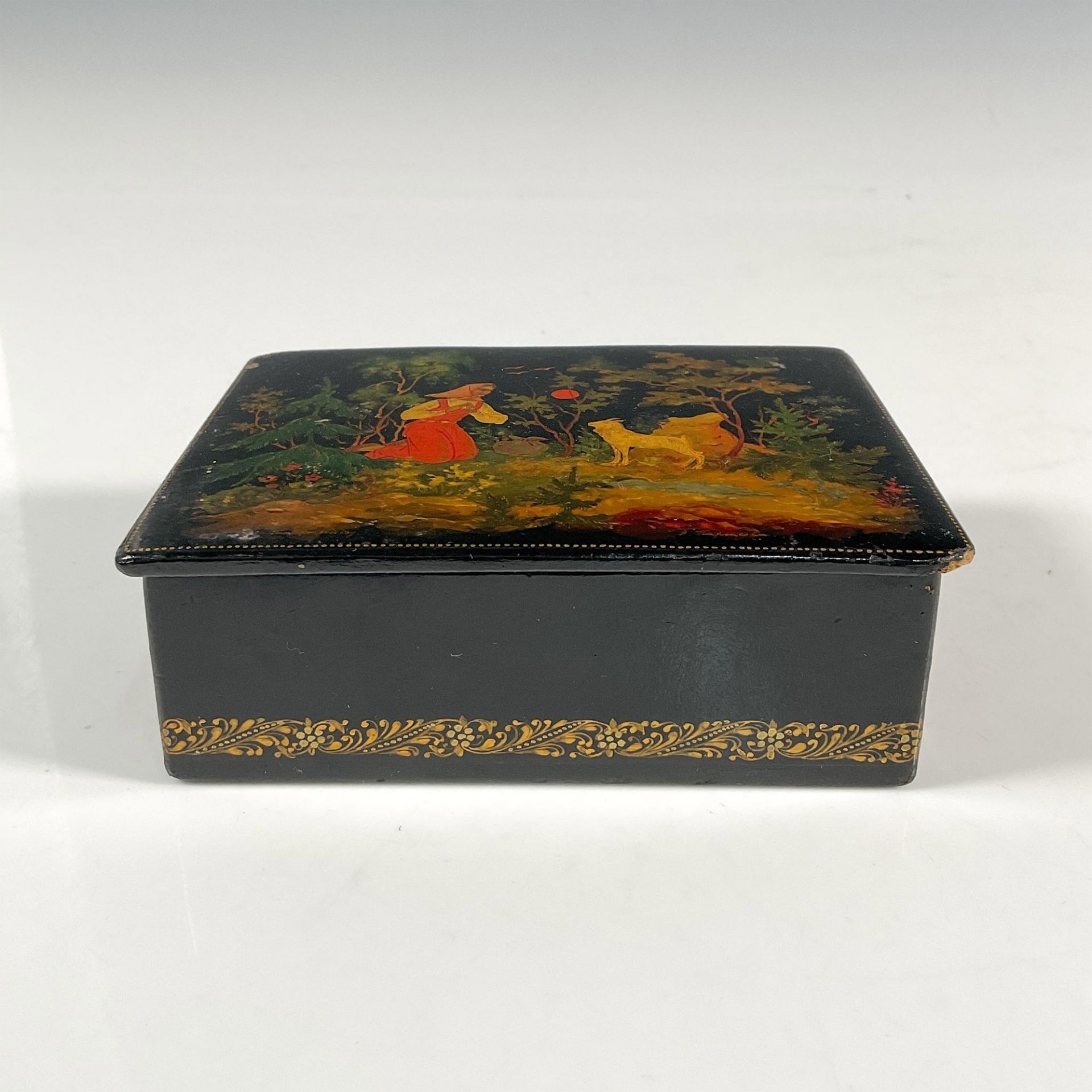 Russian Papier Mache Artist Signed Lacquered Box - Image 2 of 4