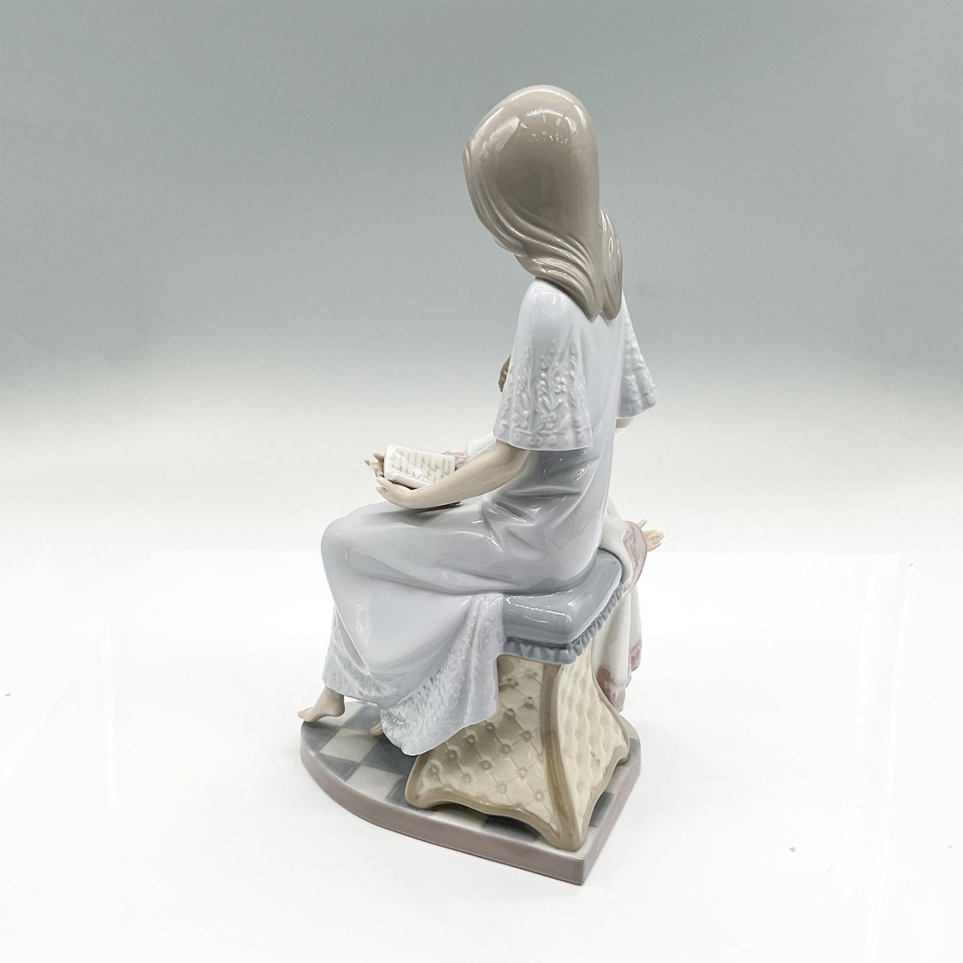 Lladro Porcelain Figurine, Bedtime Story - Image 2 of 3