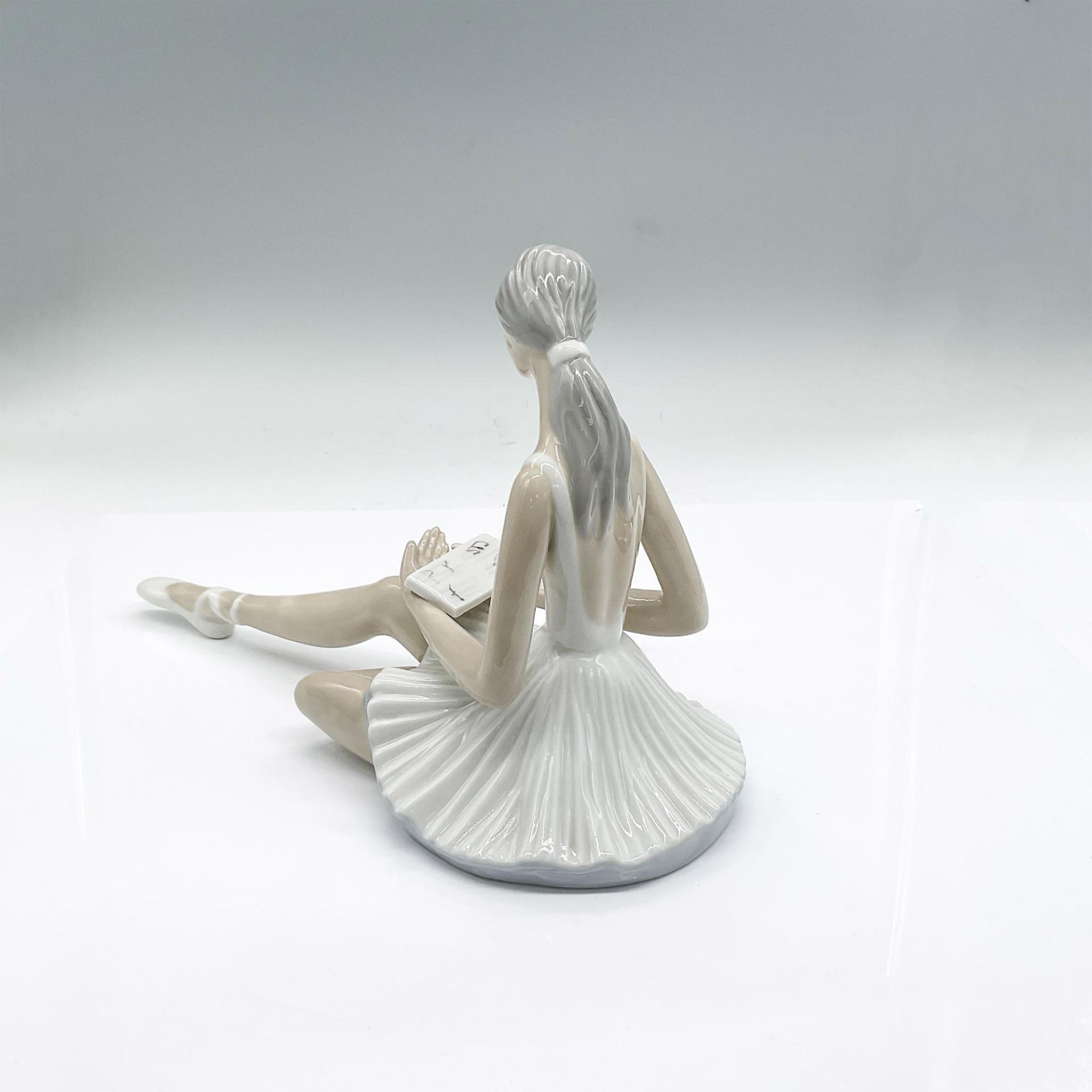 Tengra Porcelain Figurine, Music Study - Image 2 of 4