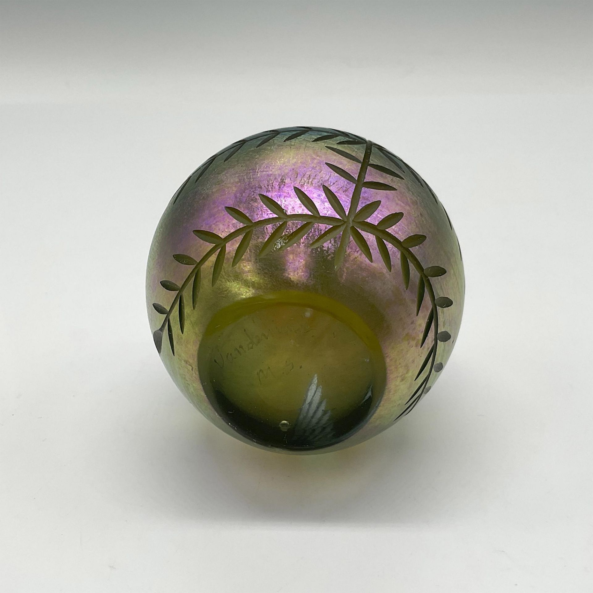 Vandermark Art Glass Paperweight, Birds in Flight - Image 3 of 3