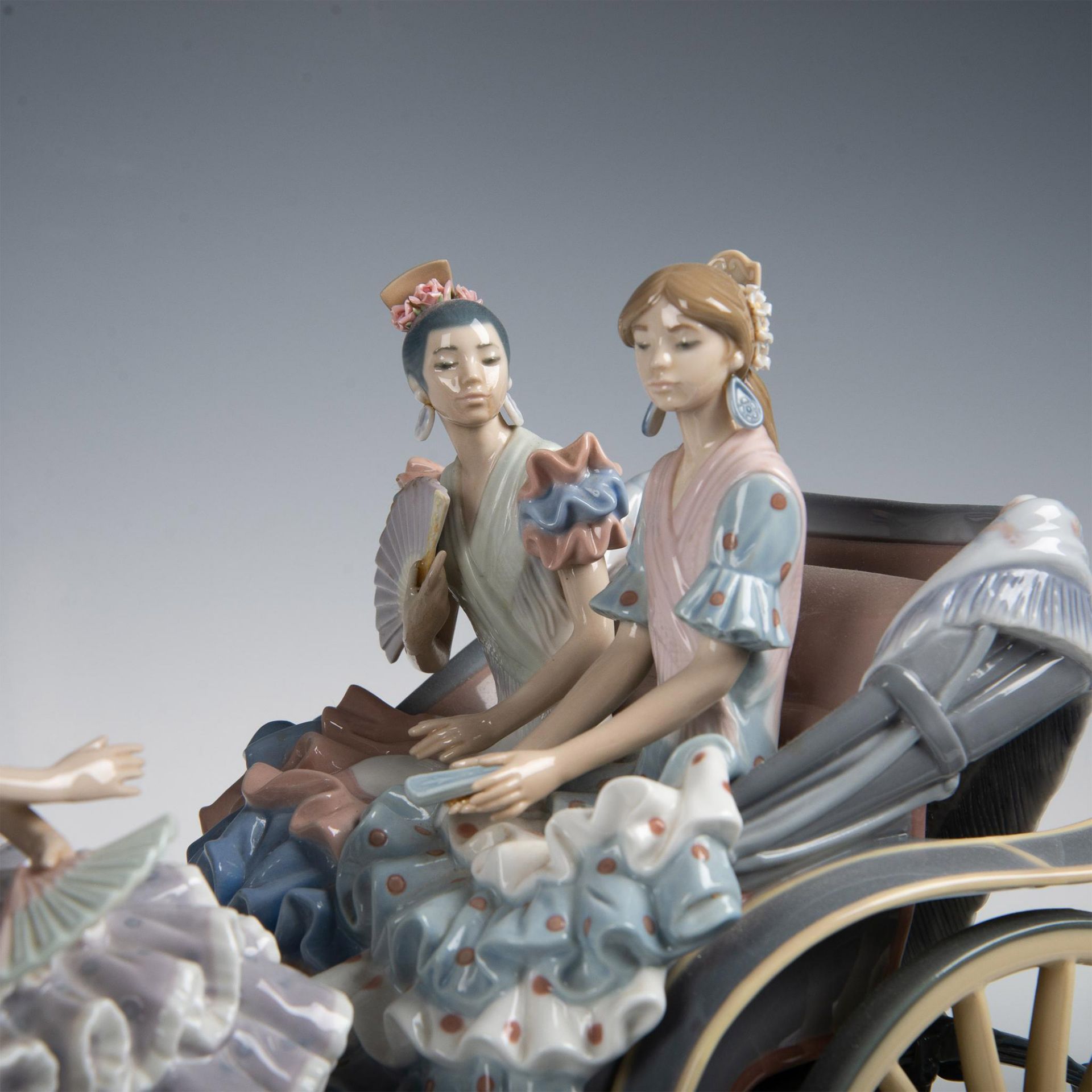 Lladro Porcelain Figurine, Outing in Seville 1001756 - Image 2 of 19