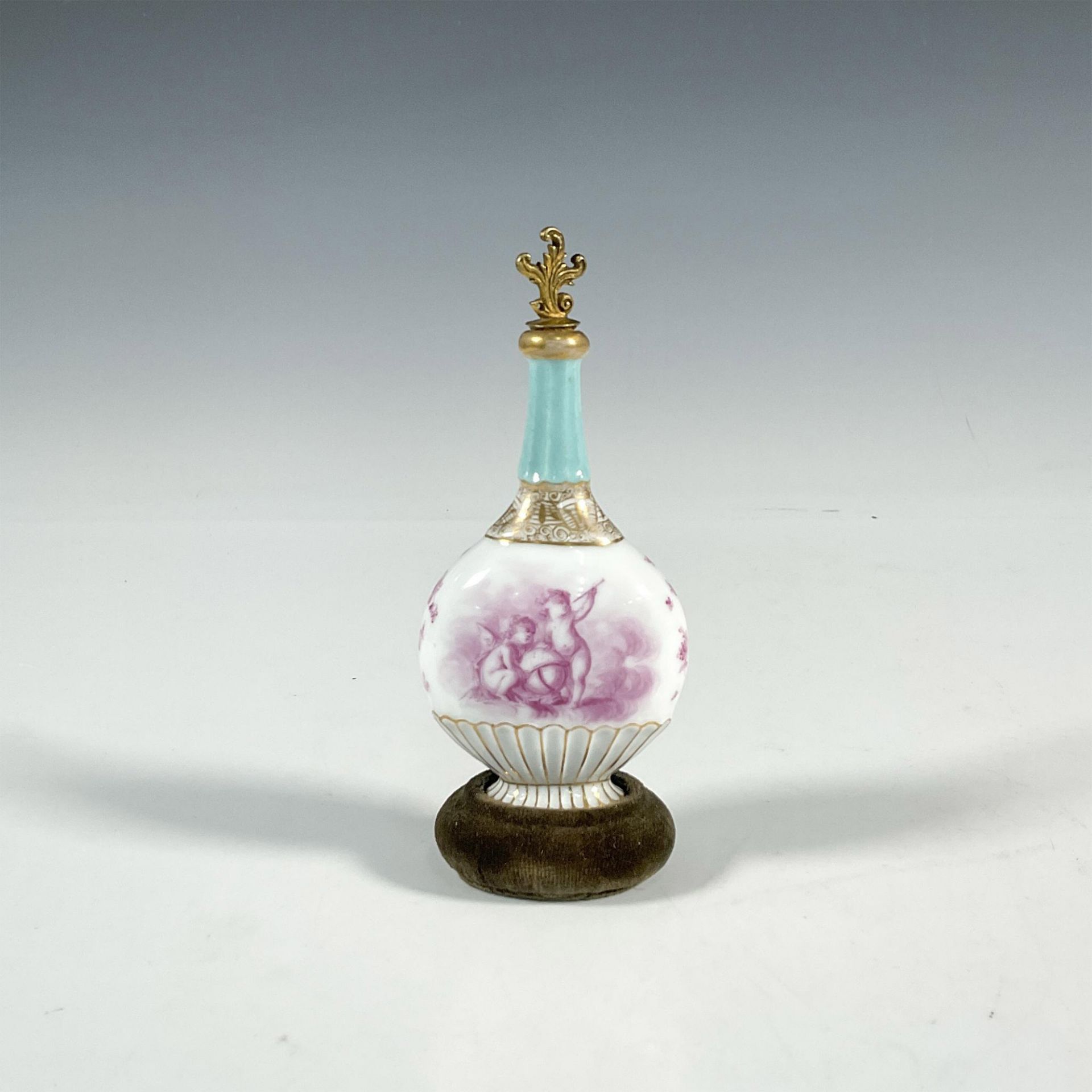 18th Century European Porcelain Scent Bottle and Stopper - Image 2 of 5