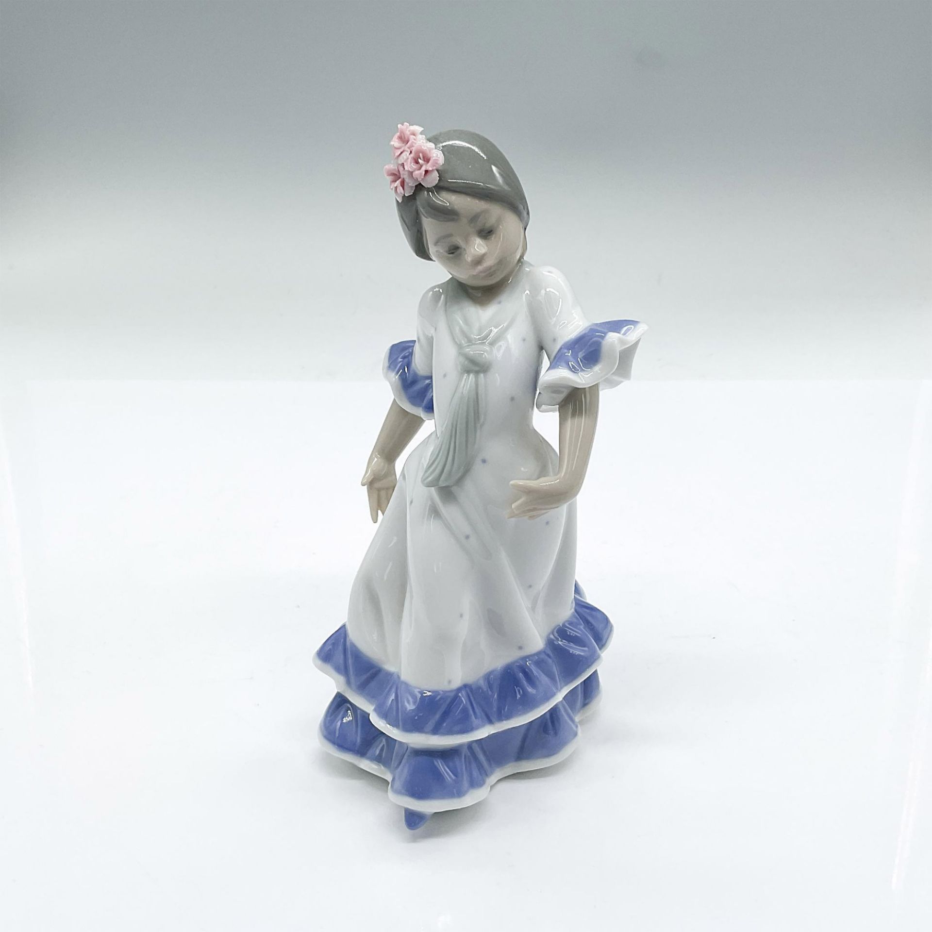 Lladro Porcelain Figurine, Juanita