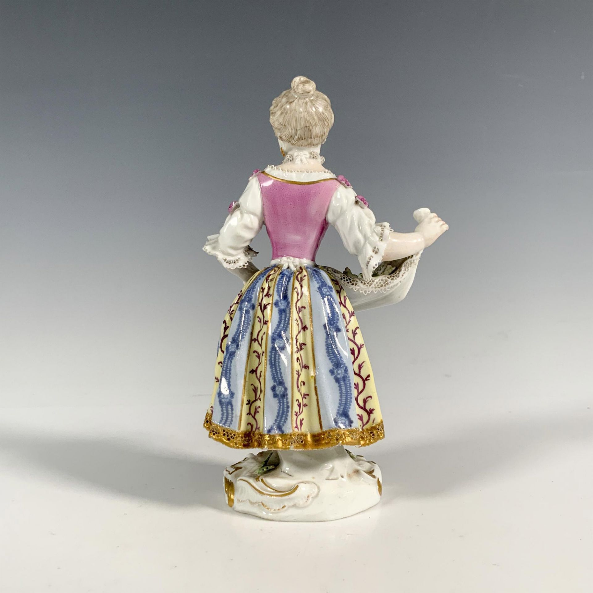 Meissen Style Porcelain Woman with Grapes Figurine - Bild 2 aus 3