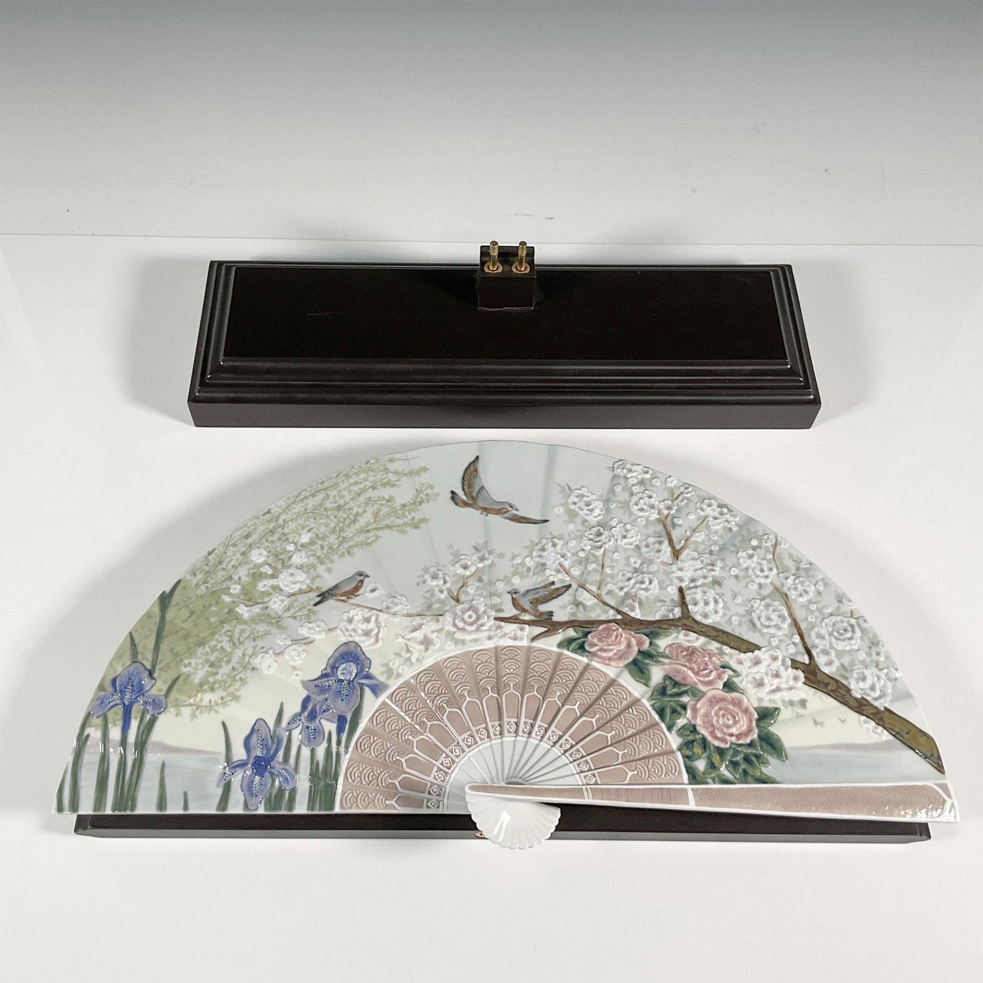 Lladro Porcelain Folding Fan And Wood Stand - Image 3 of 3