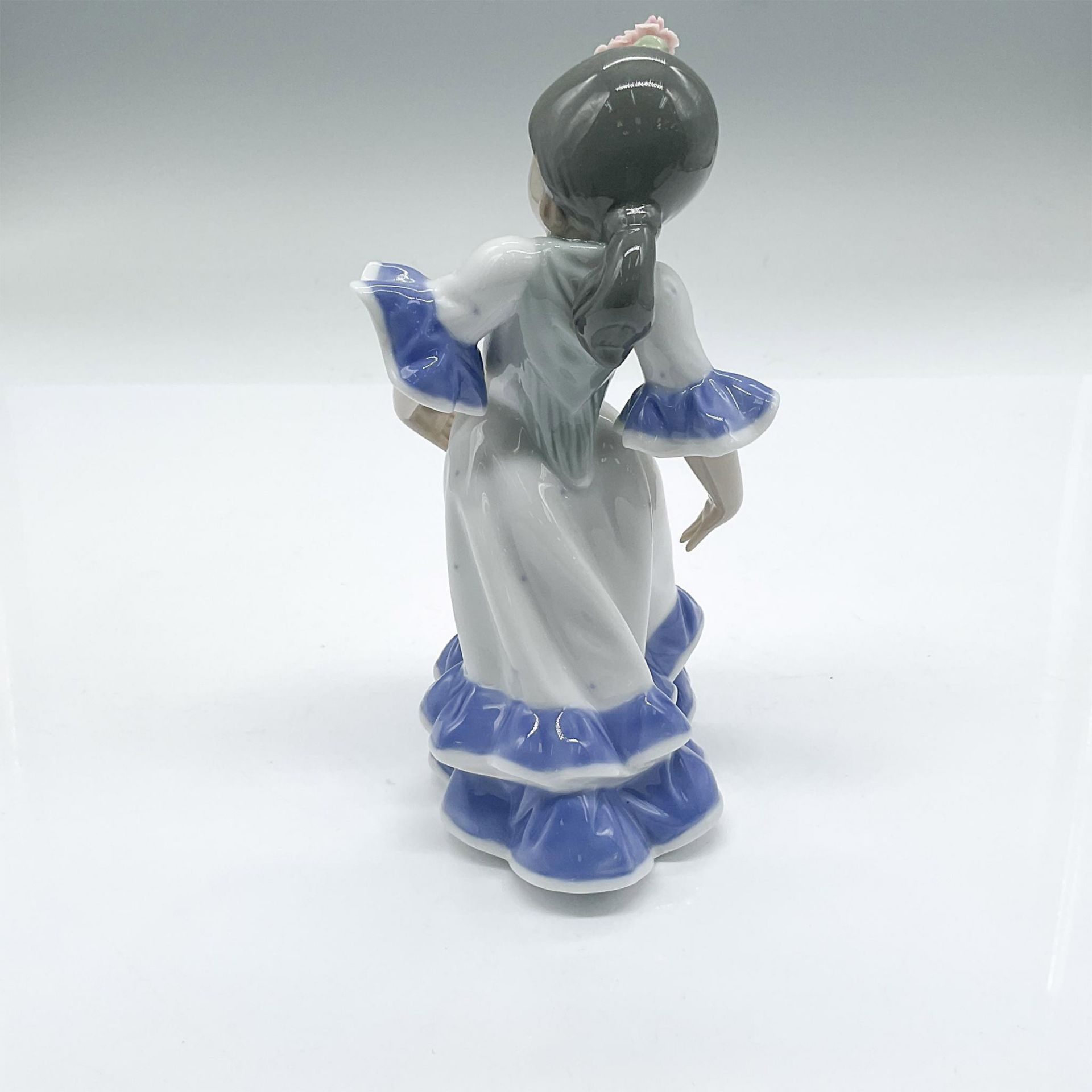 Lladro Porcelain Figurine, Juanita - Image 2 of 3