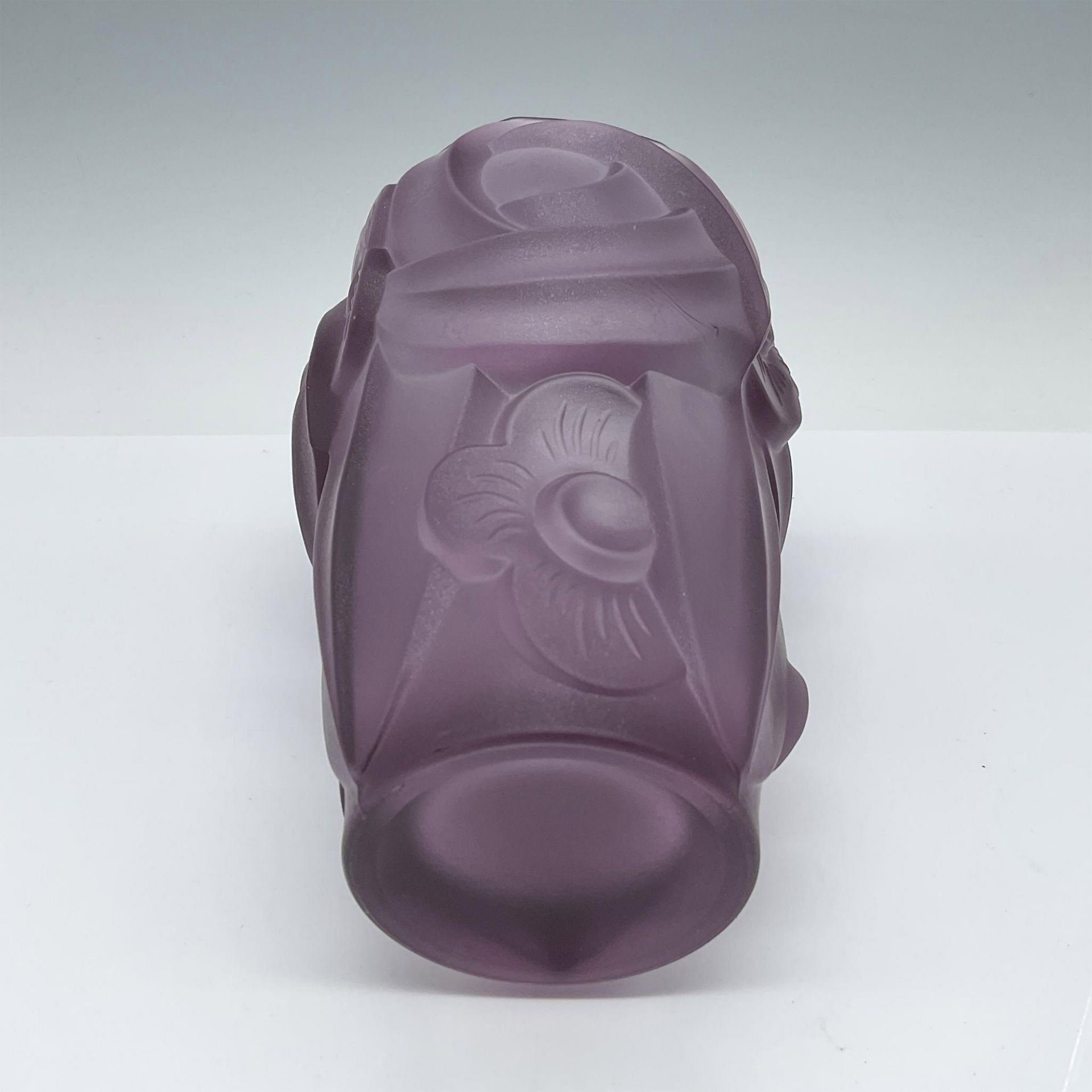 Purple Art Glass Floral Motif Vase - Image 3 of 3