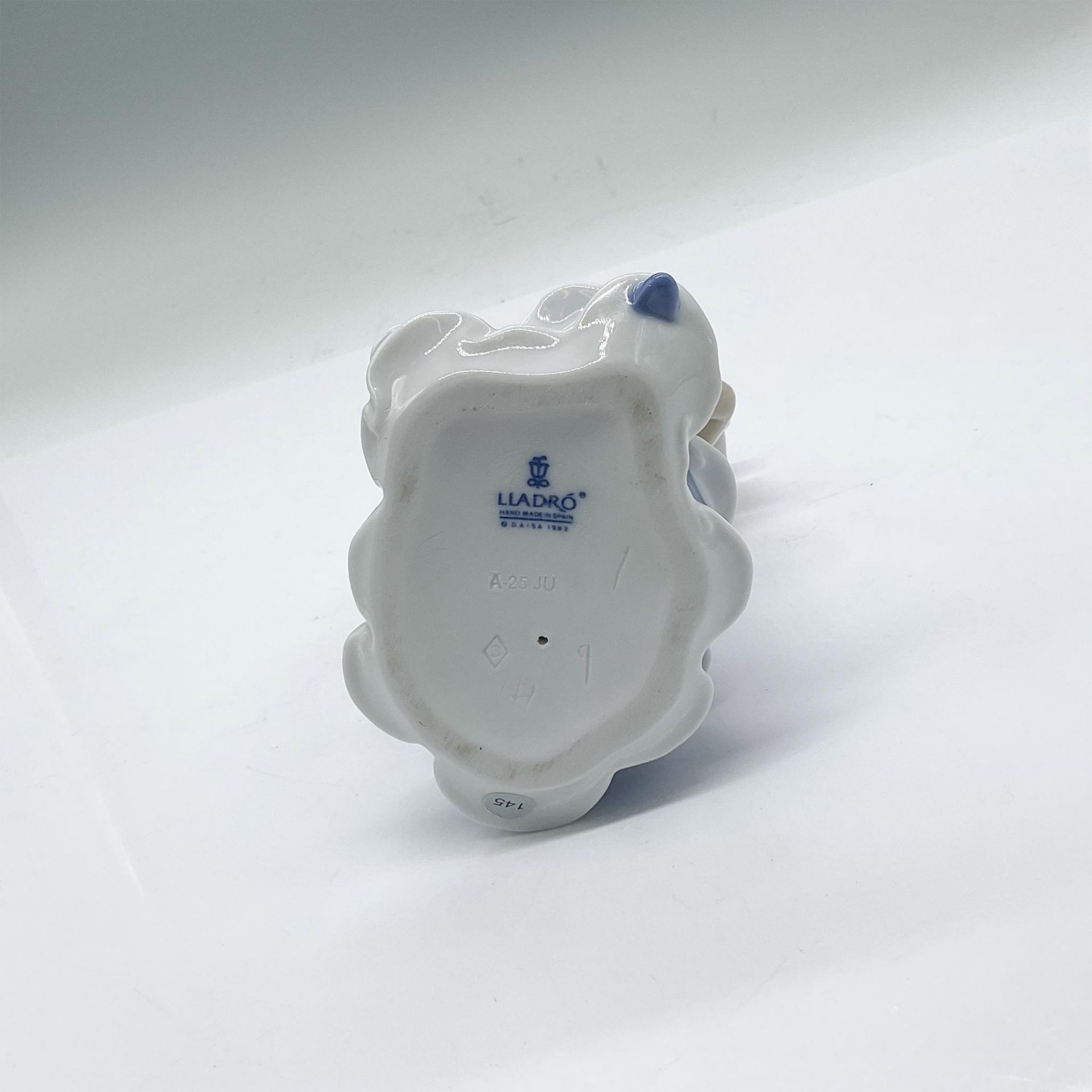 Lladro Porcelain Figurine, Juanita - Image 3 of 3