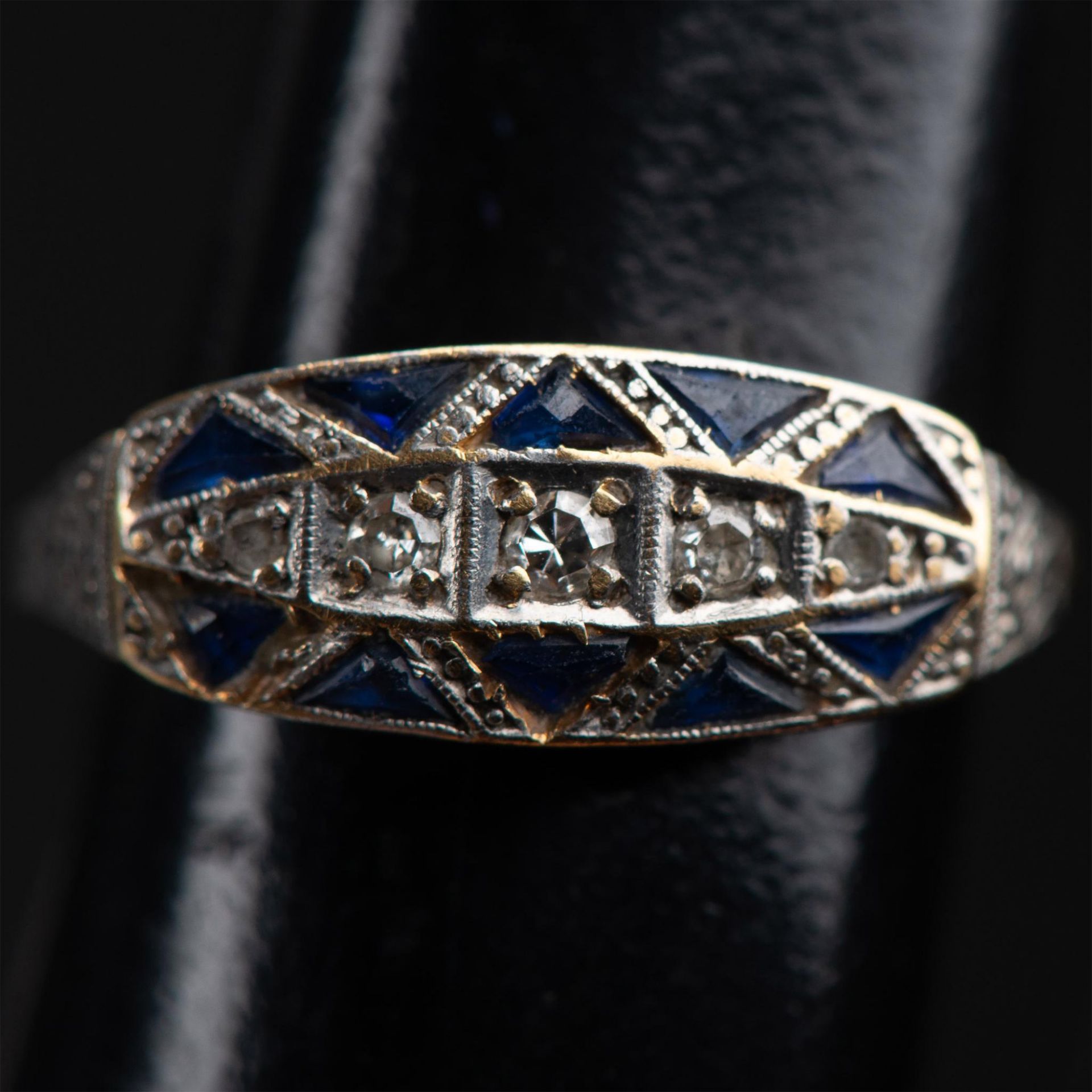 Art Deco Gold, Diamonds and Sapphire Ring - Image 5 of 5