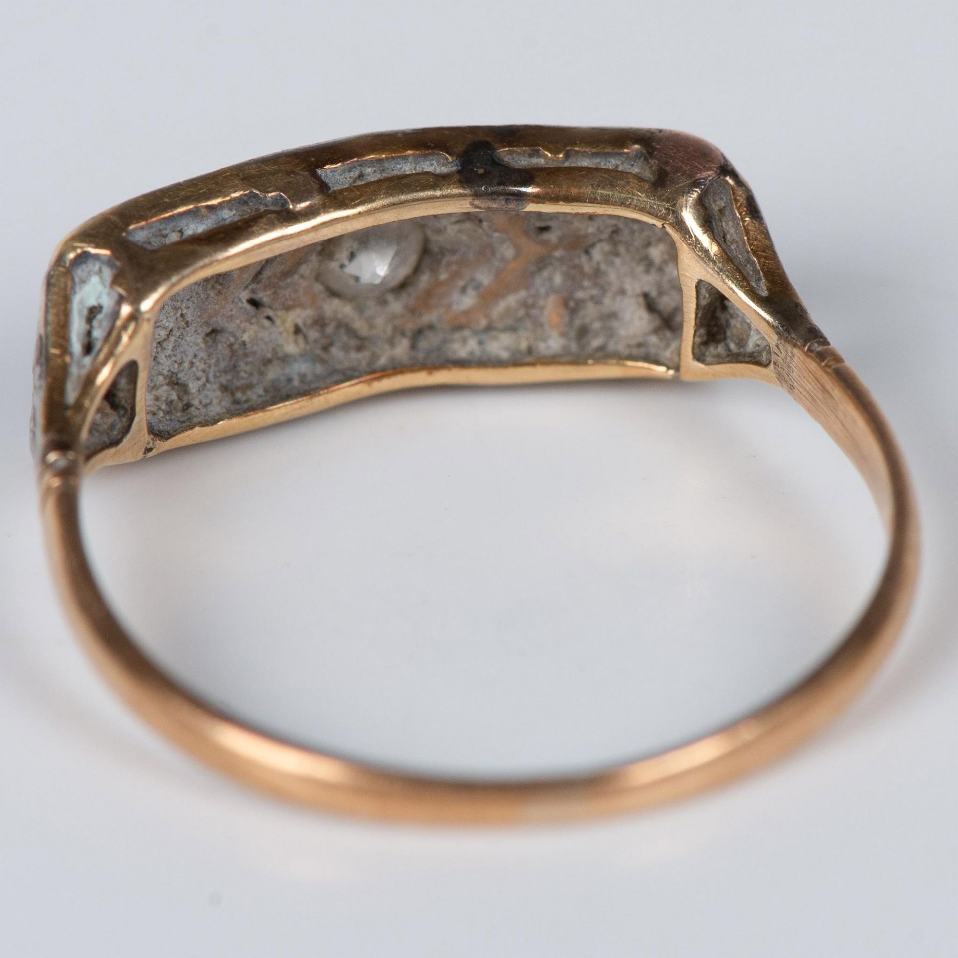 Art Deco Gold, Diamonds and Sapphire Ring - Image 4 of 7