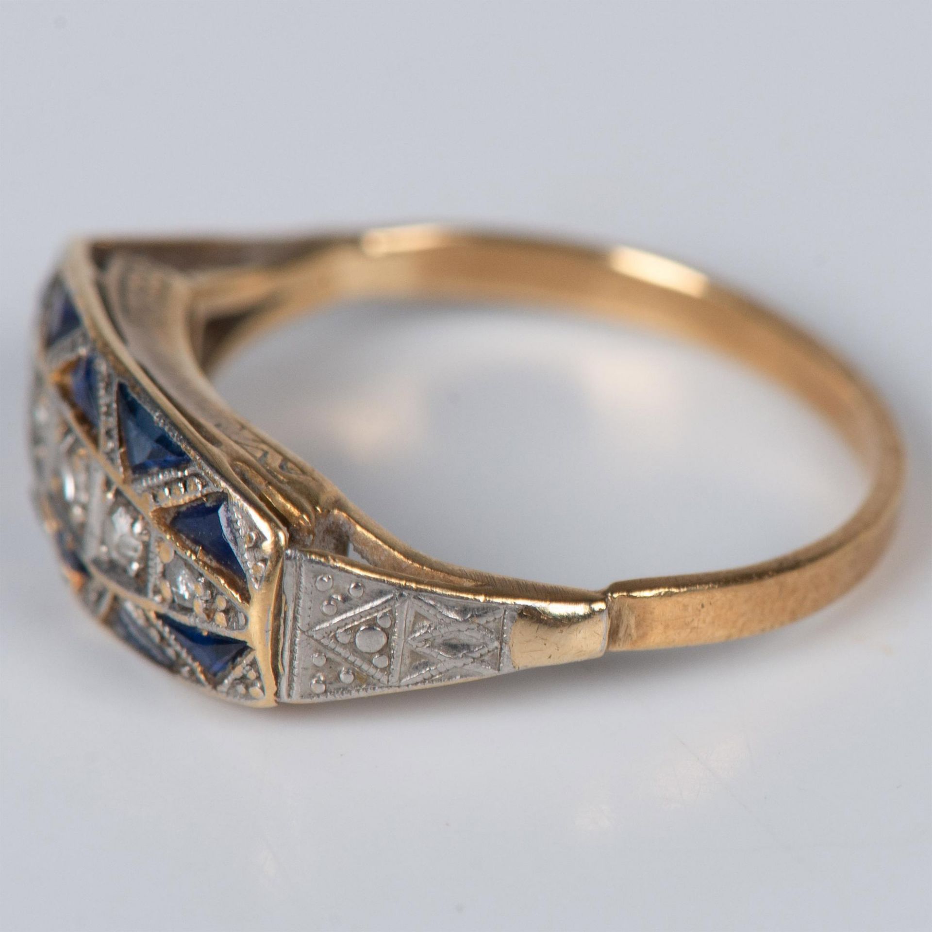 Art Deco Gold, Diamonds and Sapphire Ring - Image 3 of 5
