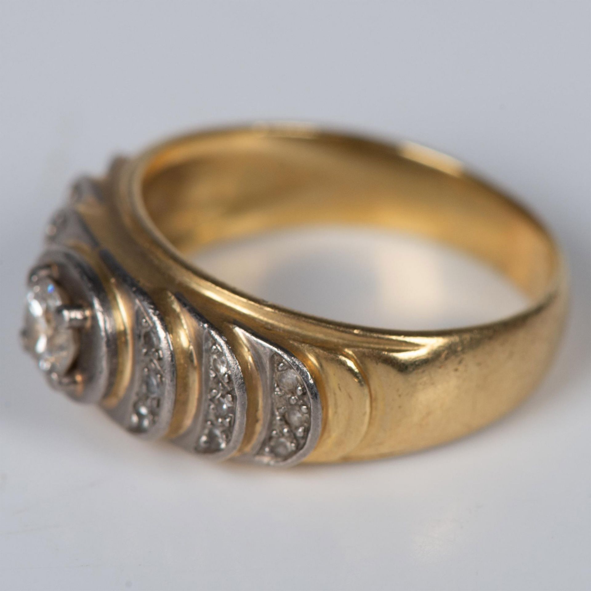 18K Gold and Diamond Ring - Image 2 of 7
