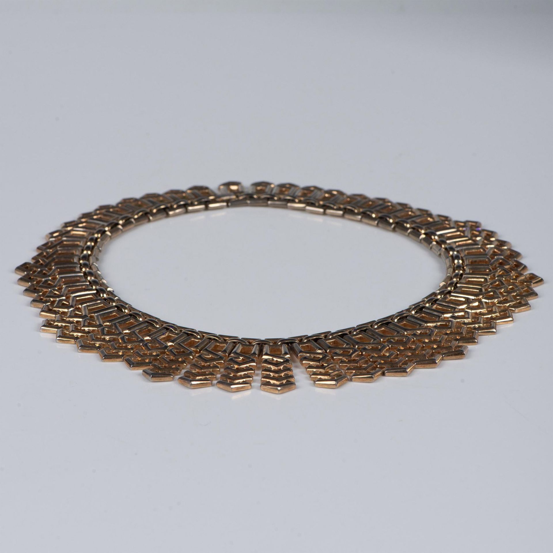 Elegant Gold Metal Costume Necklace - Image 3 of 4