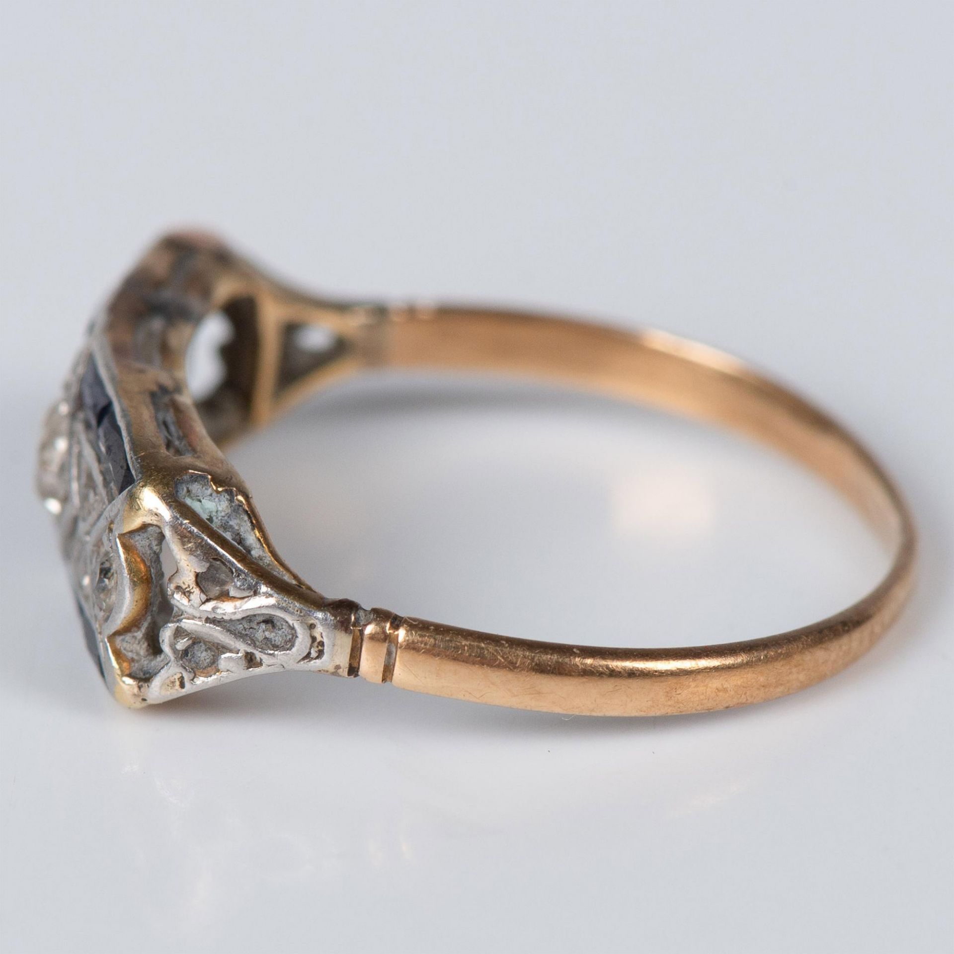Art Deco Gold, Diamonds and Sapphire Ring - Image 3 of 7