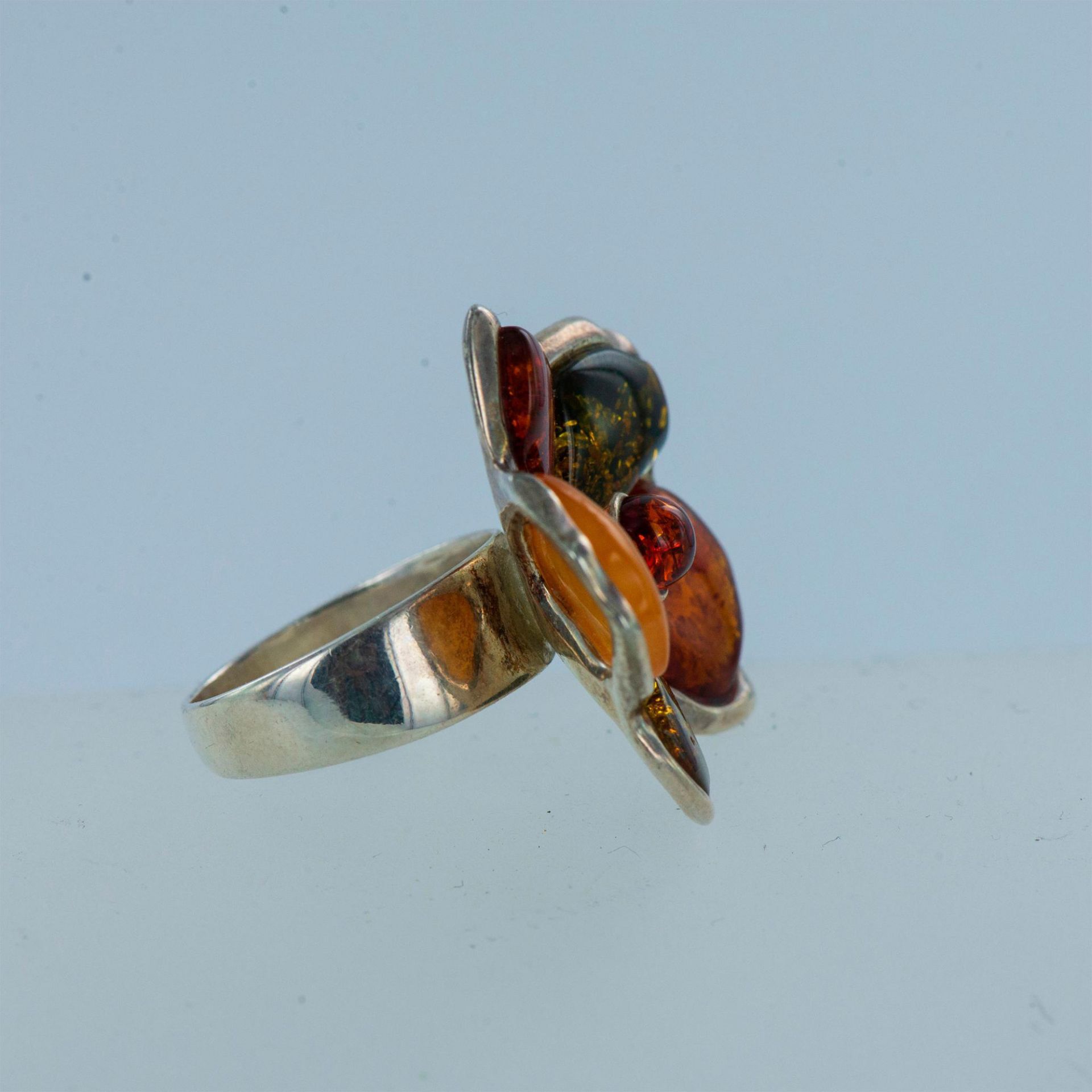 Sterling Silver and Amber Flower Ring - Image 5 of 6