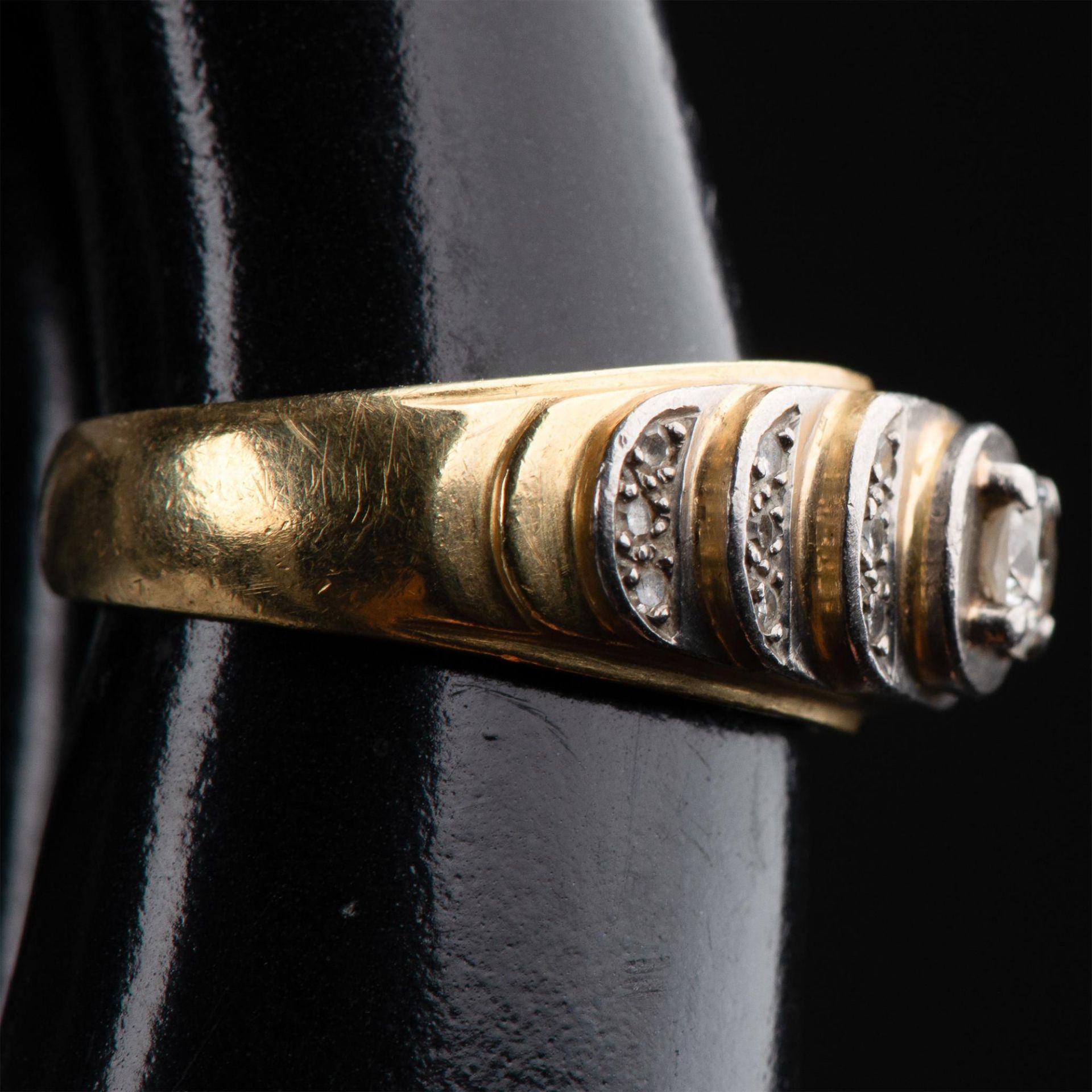 18K Gold and Diamond Ring - Image 7 of 7