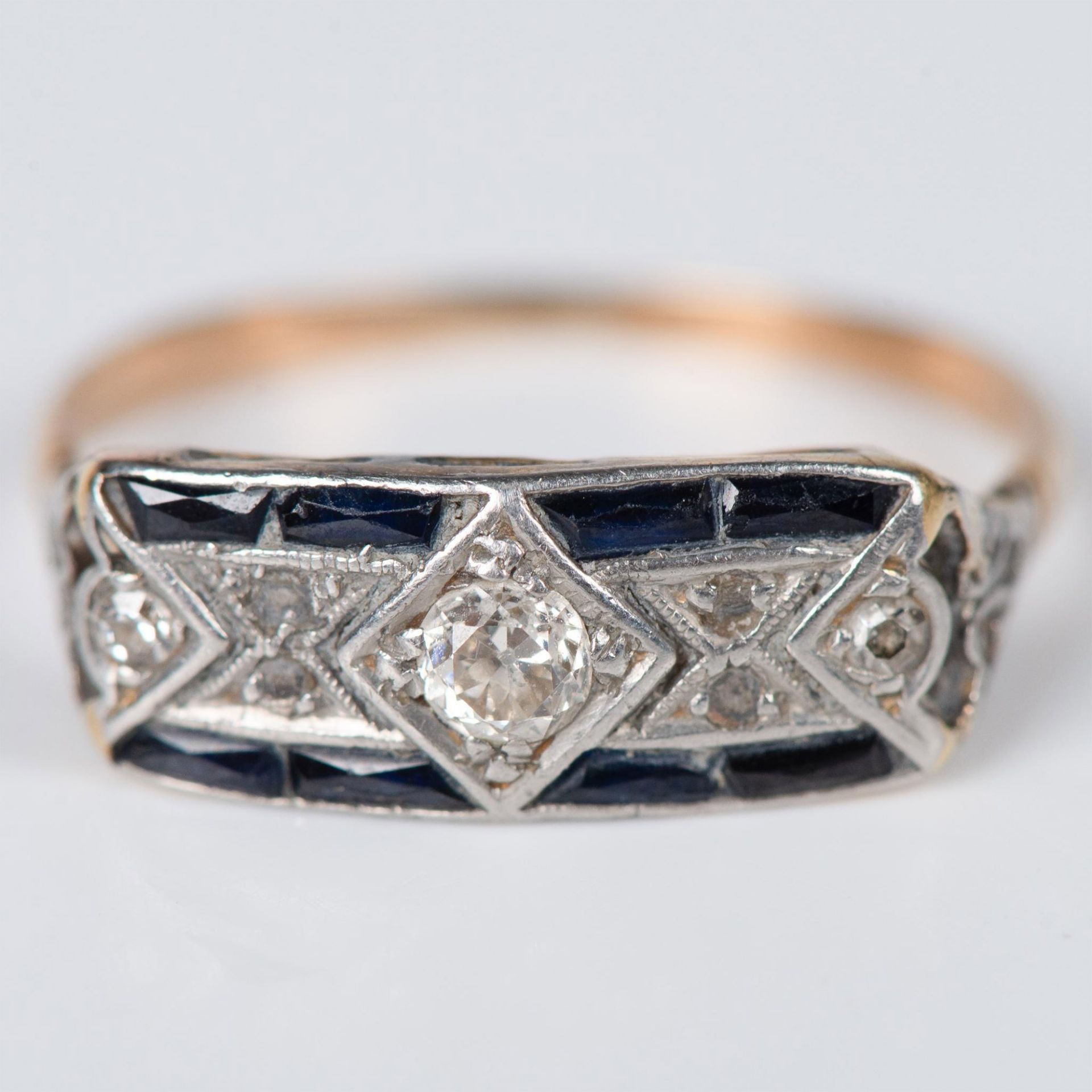 Art Deco Gold, Diamonds and Sapphire Ring - Image 2 of 7