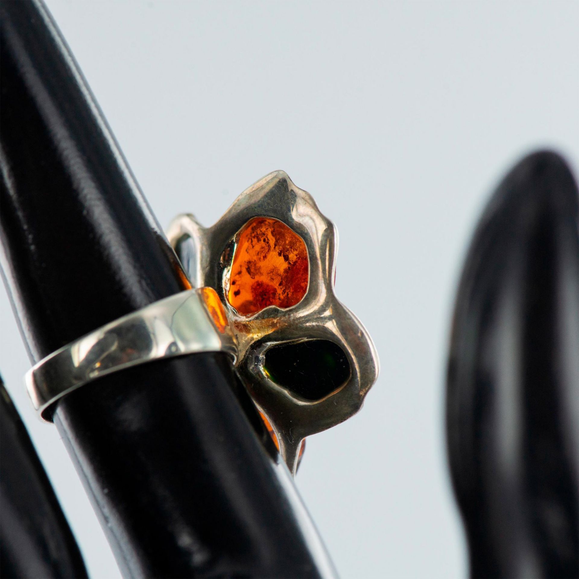 Sterling Silver and Amber Flower Ring - Image 3 of 6