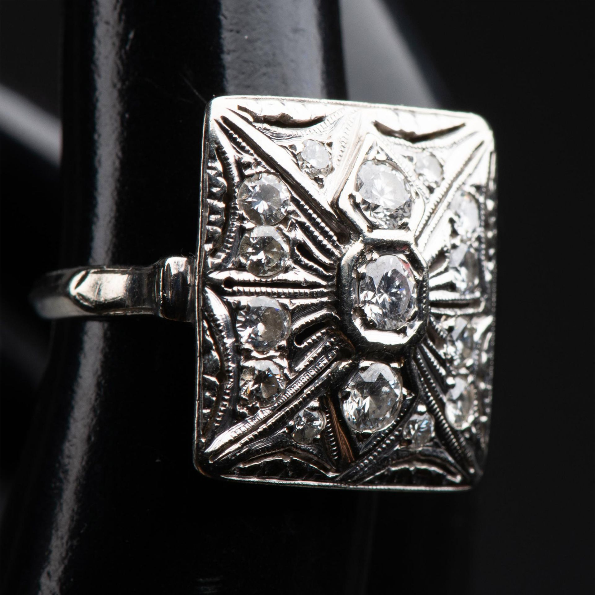 Art Deco Estate 14K White Gold & Diamond Cocktail Ring - Image 7 of 7