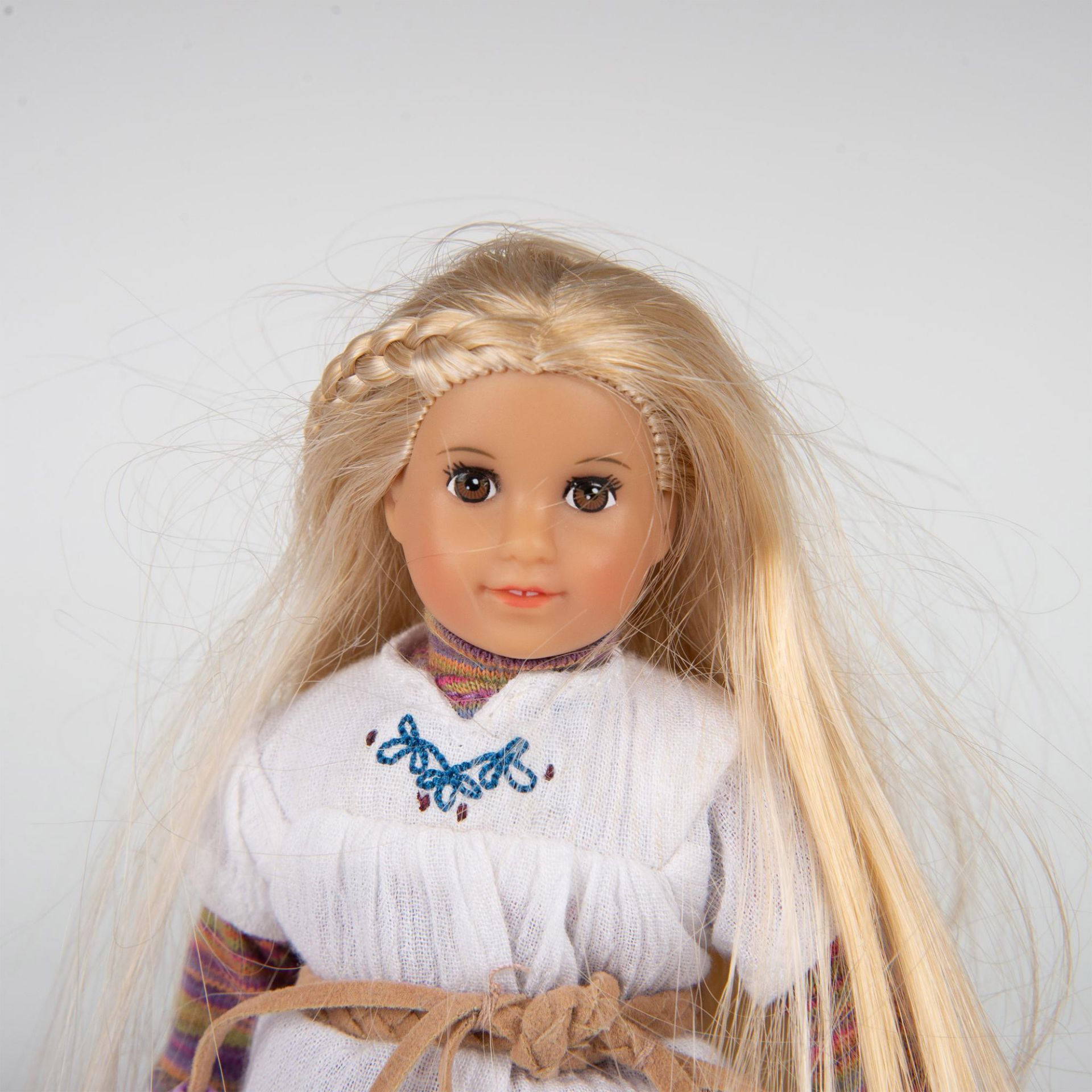 9pc American Girl Mini Dolls, Kaya/Josephina/Julie + Books - Image 10 of 12