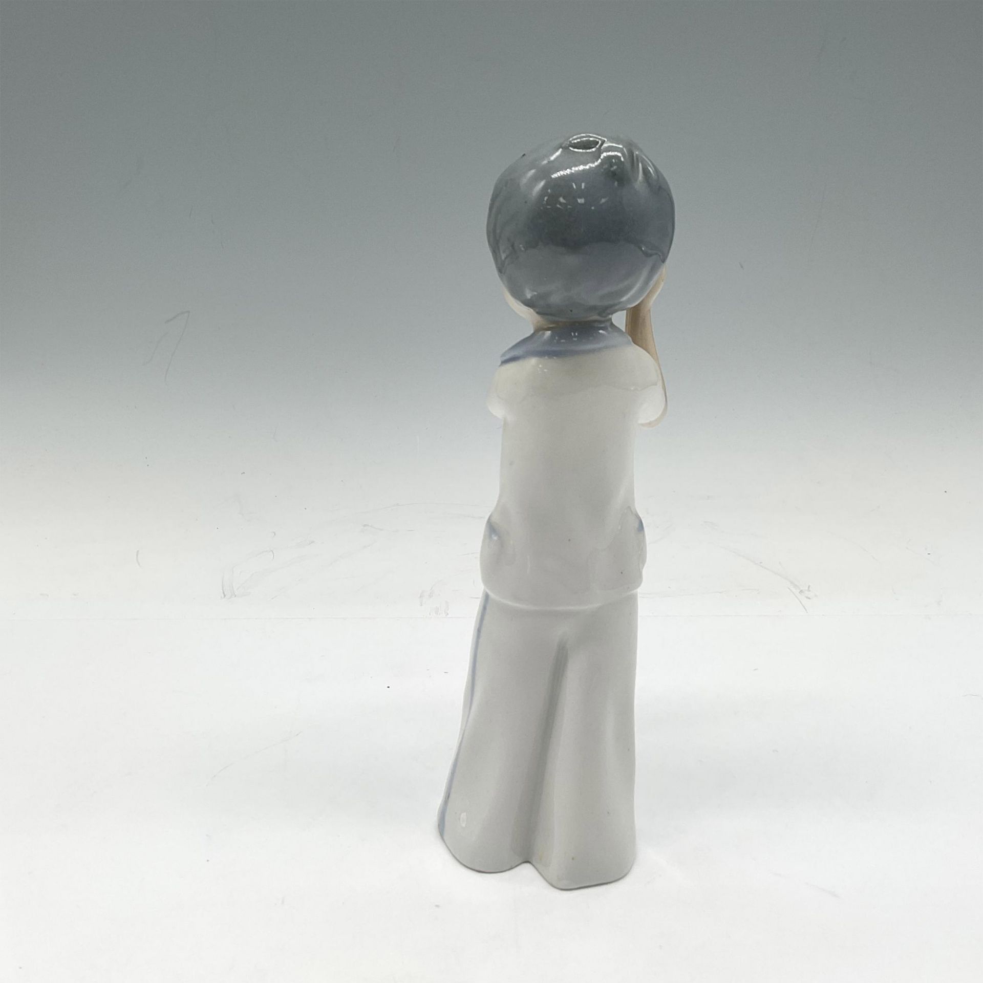 Casades Porcelain Figurine, Boy with a Camera - Image 2 of 3