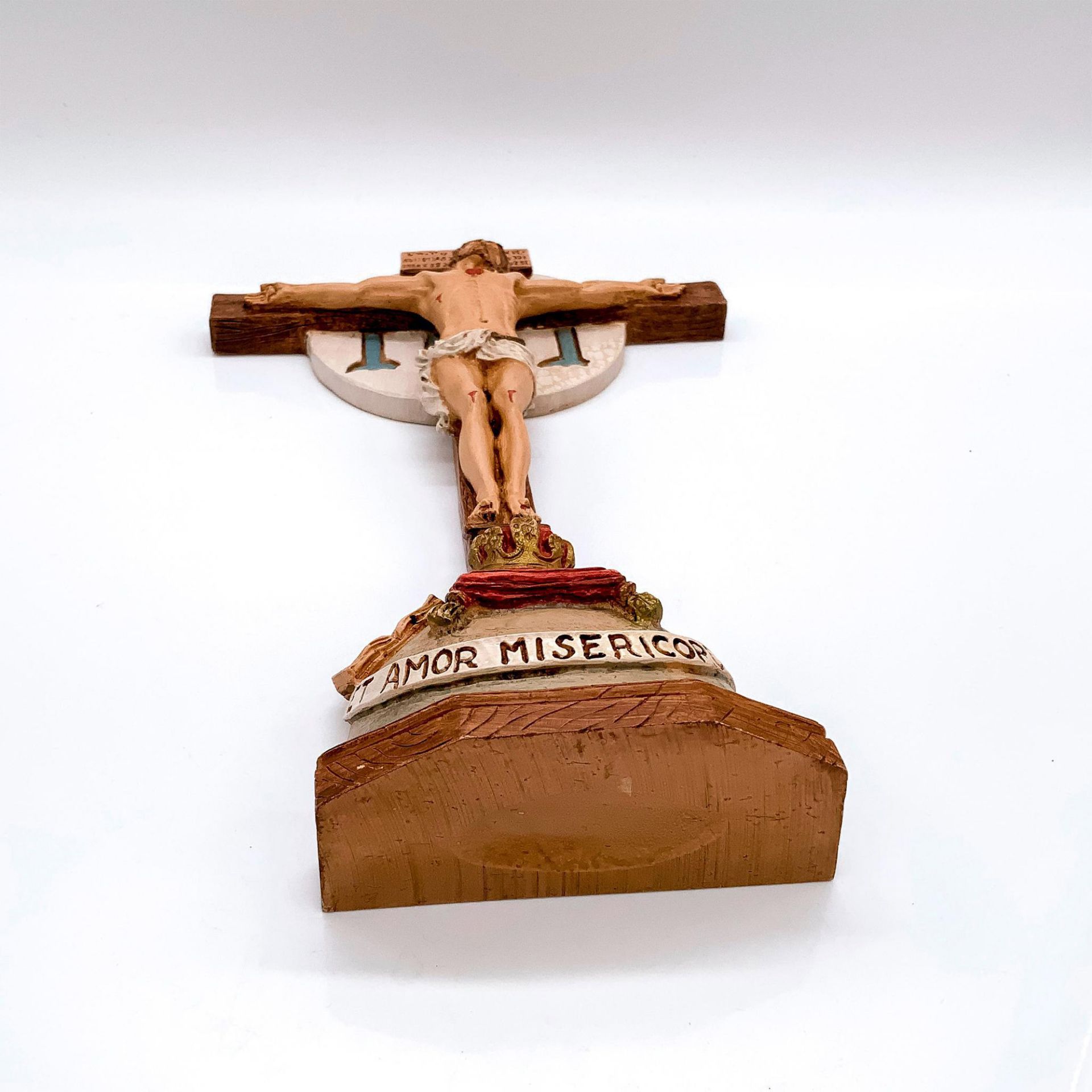 Resin Standing Crucifix - Image 3 of 3