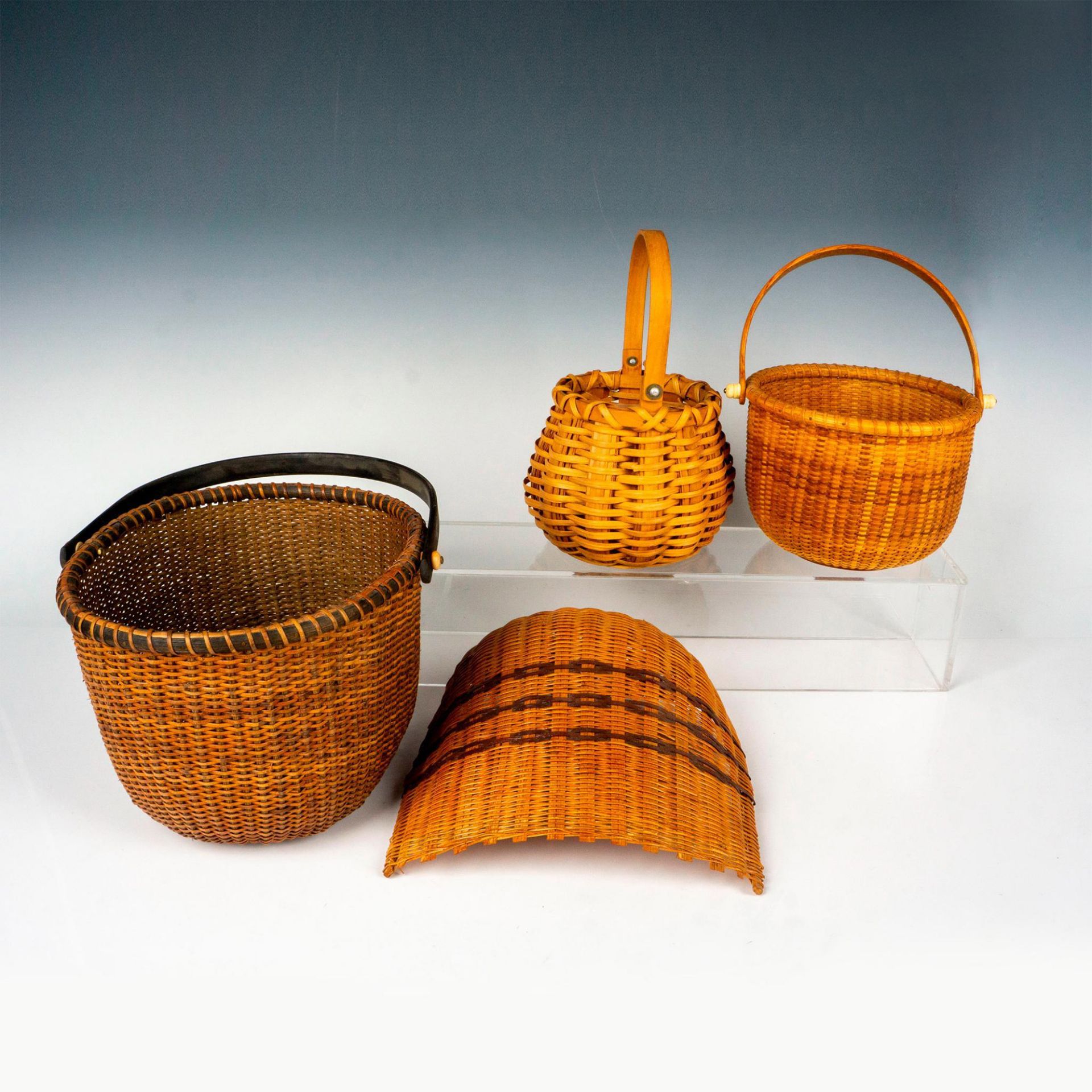 4pc Basket Grouping, Nantucket Style with Dustpan - Image 2 of 3