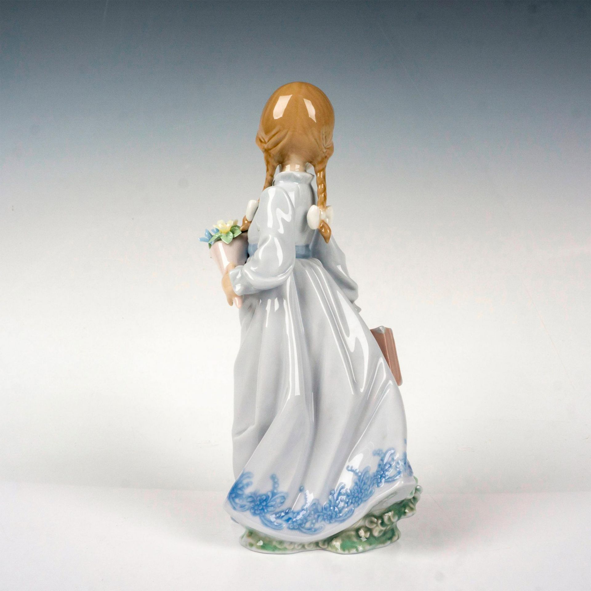 School Days 1007604 - Lladro Porcelain Figurine - Image 2 of 4