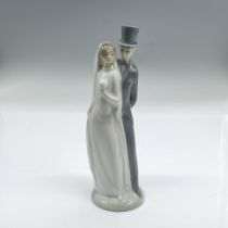 Bride And Groom Cake Topper - NAO By Lladro Figurine