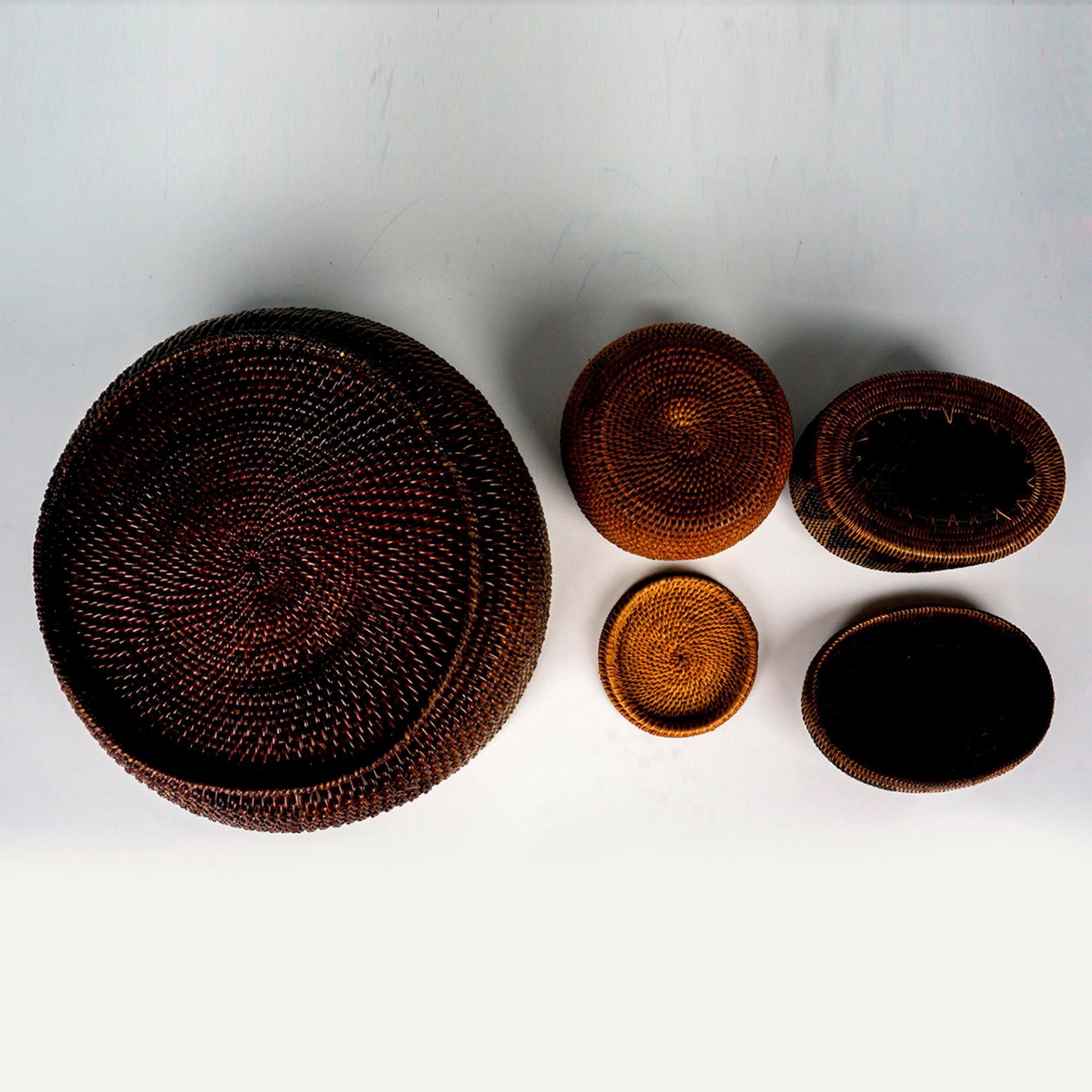 3pc Lidded Woven Rattan Baskets - Image 3 of 3