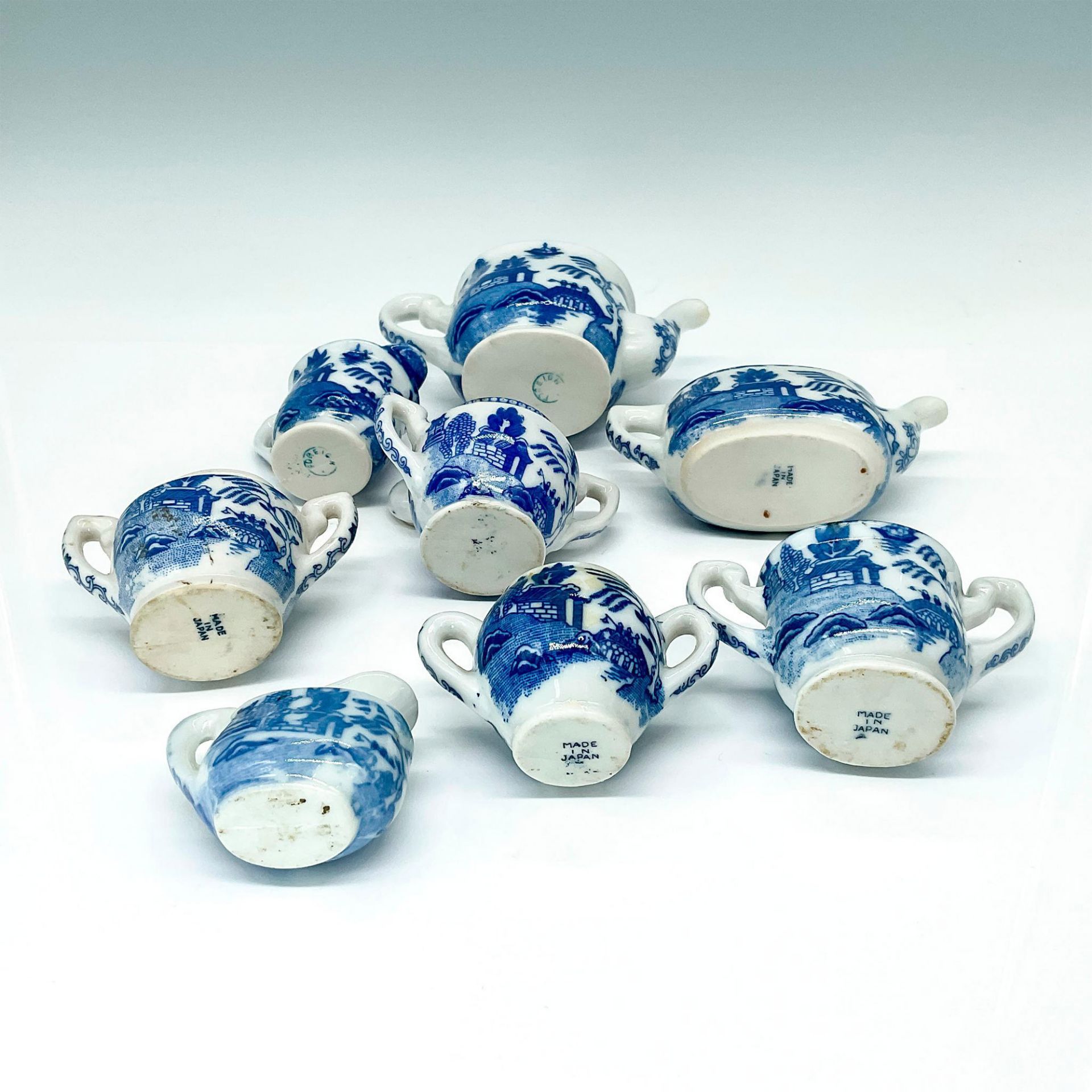 8pc Blue Willow Child's Tea Set Tea Pots and Serving Pieces - Image 3 of 3