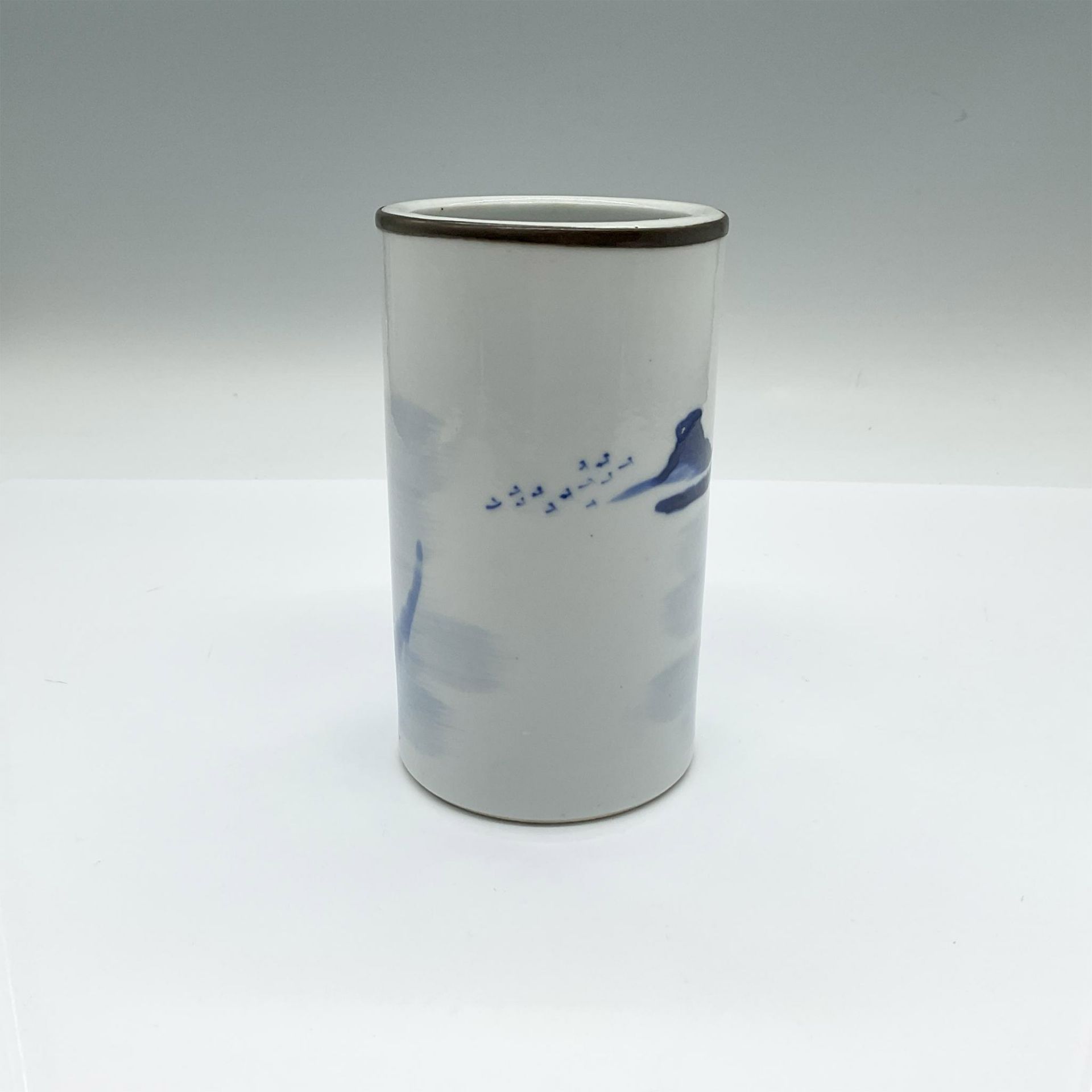 Antique Chinese Blue and White Porcelain Brush Pot - Image 2 of 4