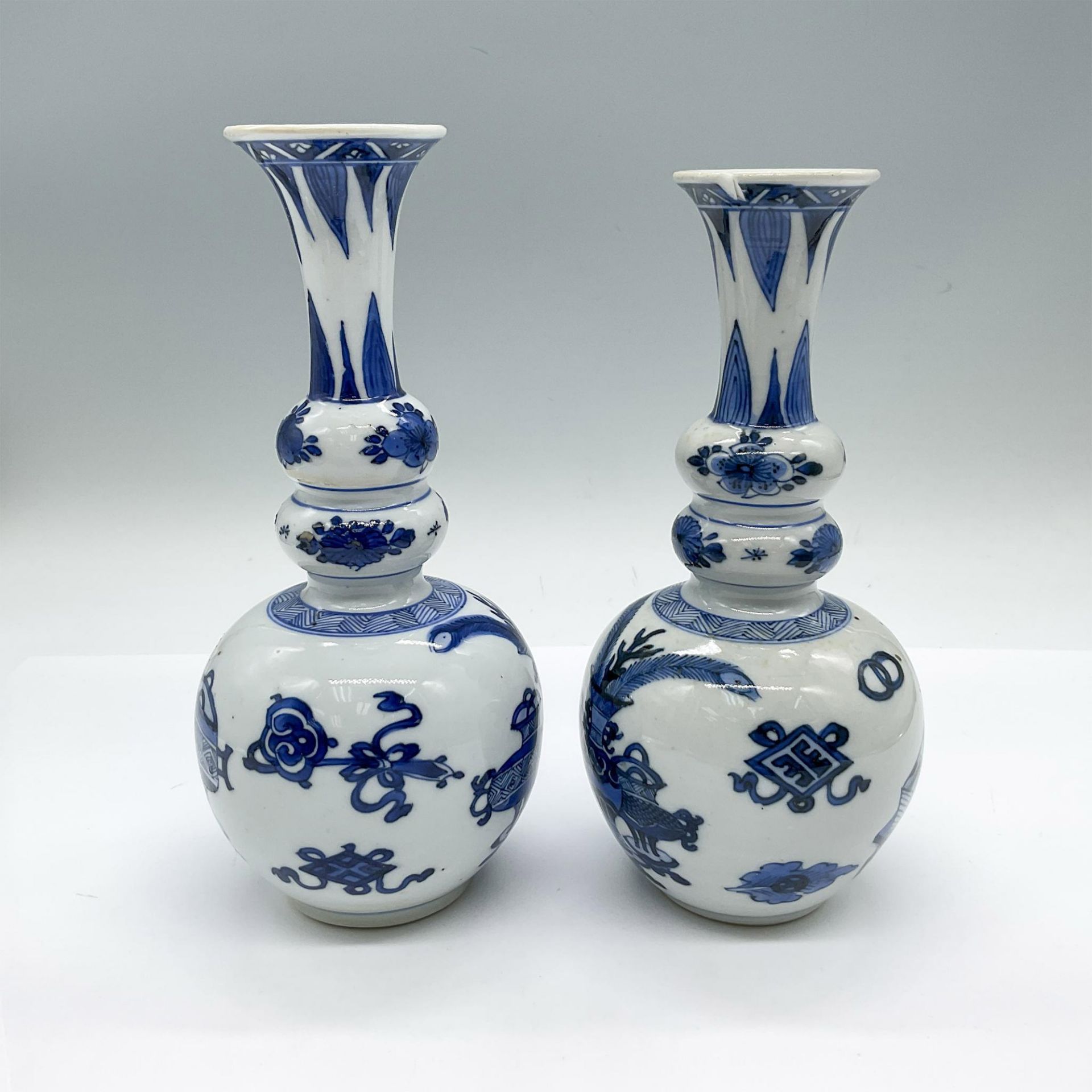 Pair of Chinese Blue and White Porcelain Vases - Image 2 of 5
