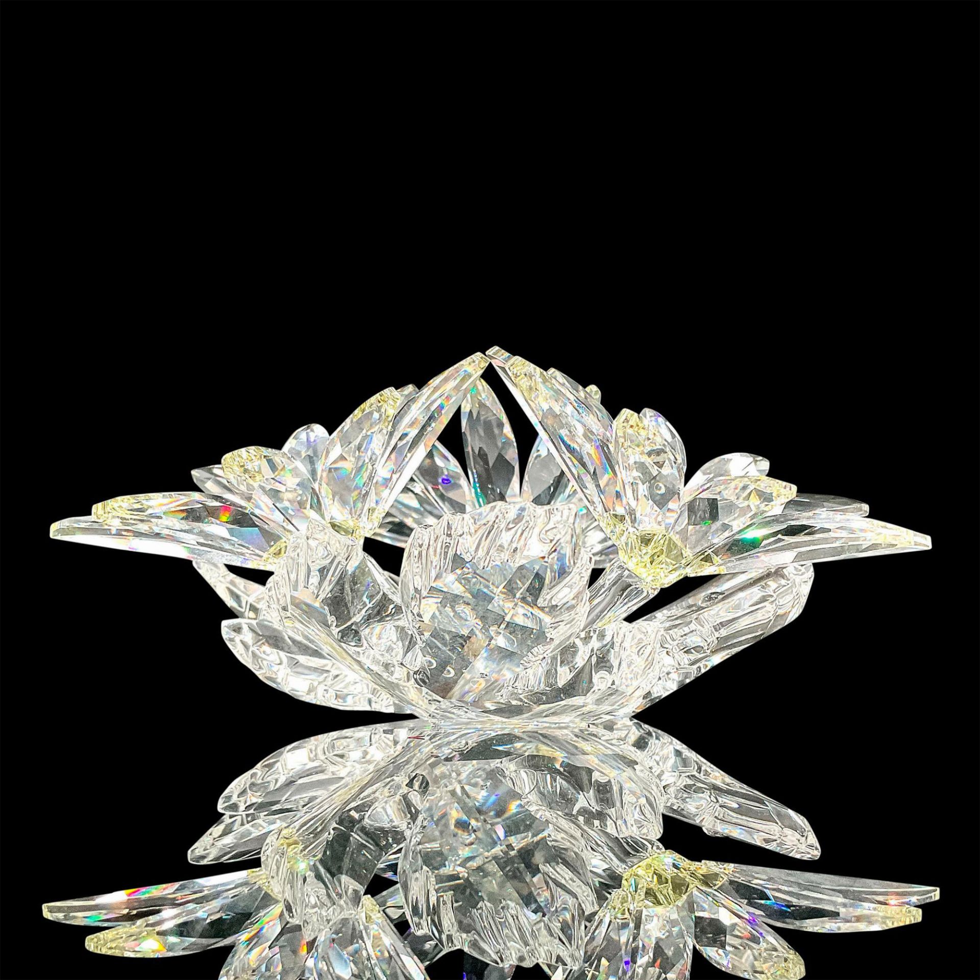 Swarovski Silver Crystal Figurine, Maxi Flower Arra - Image 4 of 5