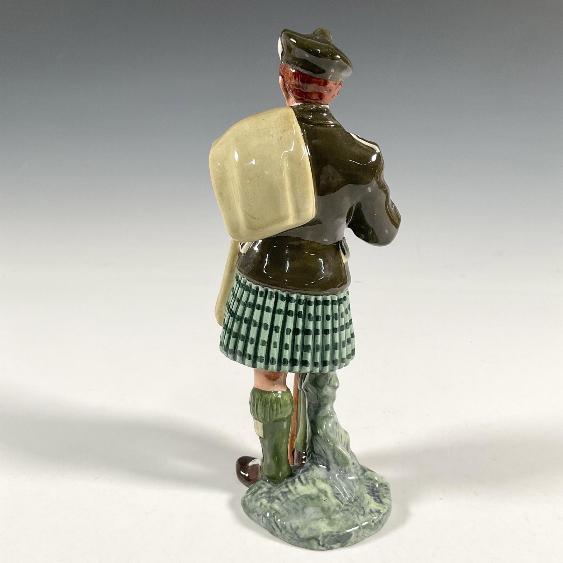 Laird HN2361 - Royal Doulton Figurine - Image 2 of 3