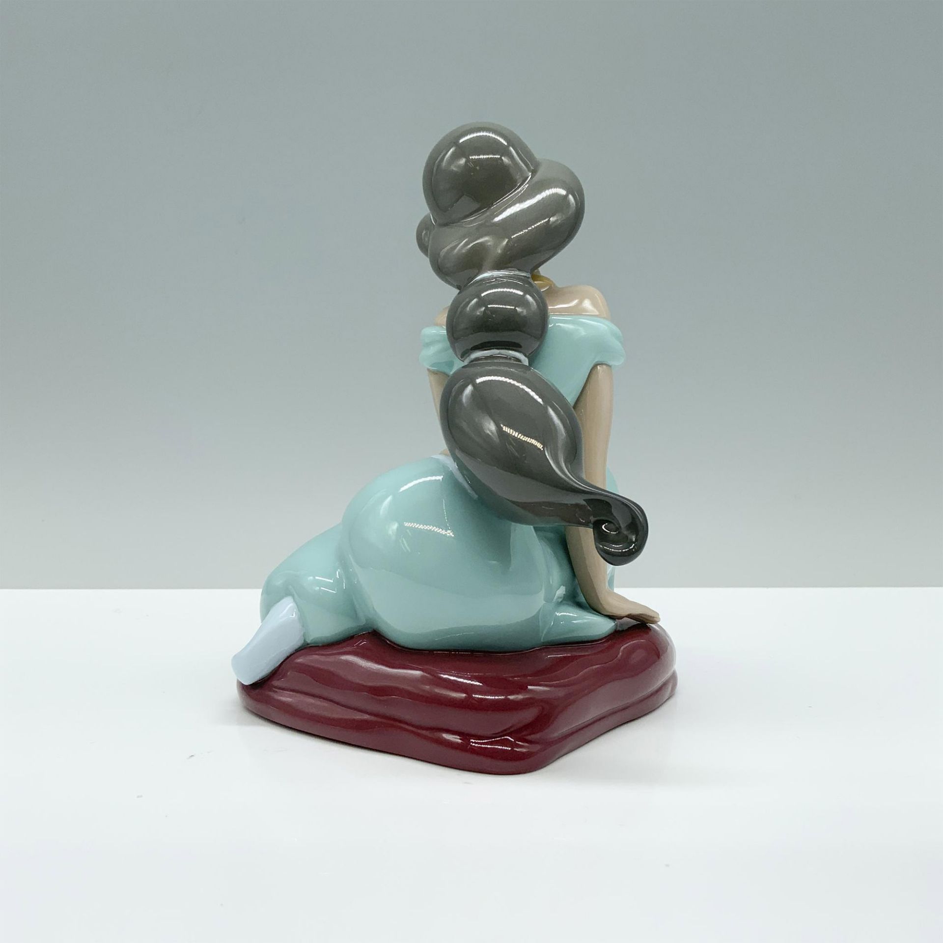 Nao by Lladro Porcelain Disney Figurine, Jasmine - Image 2 of 3