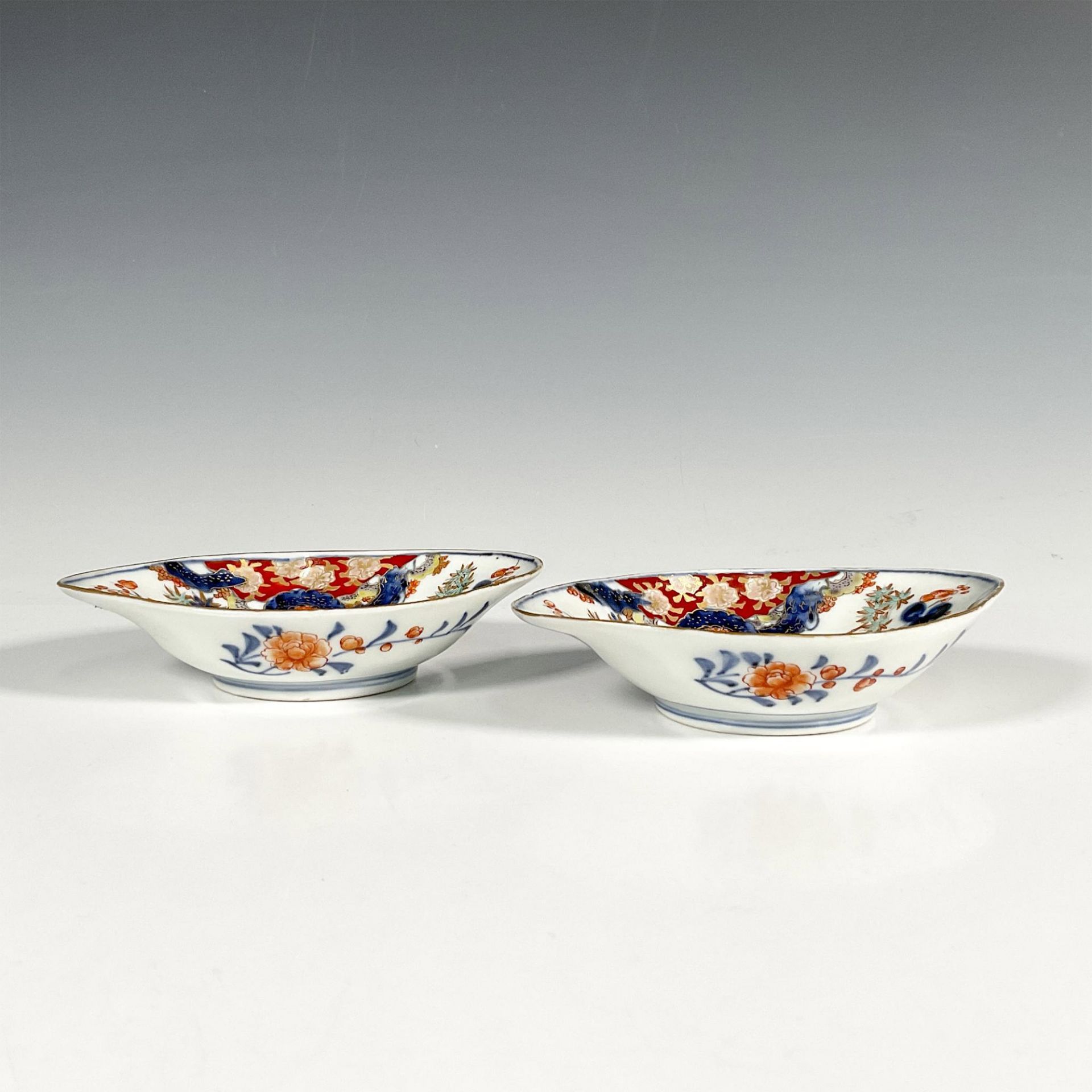 Pair of Antique Japanese Imari Porcelain Bowls - Bild 2 aus 4
