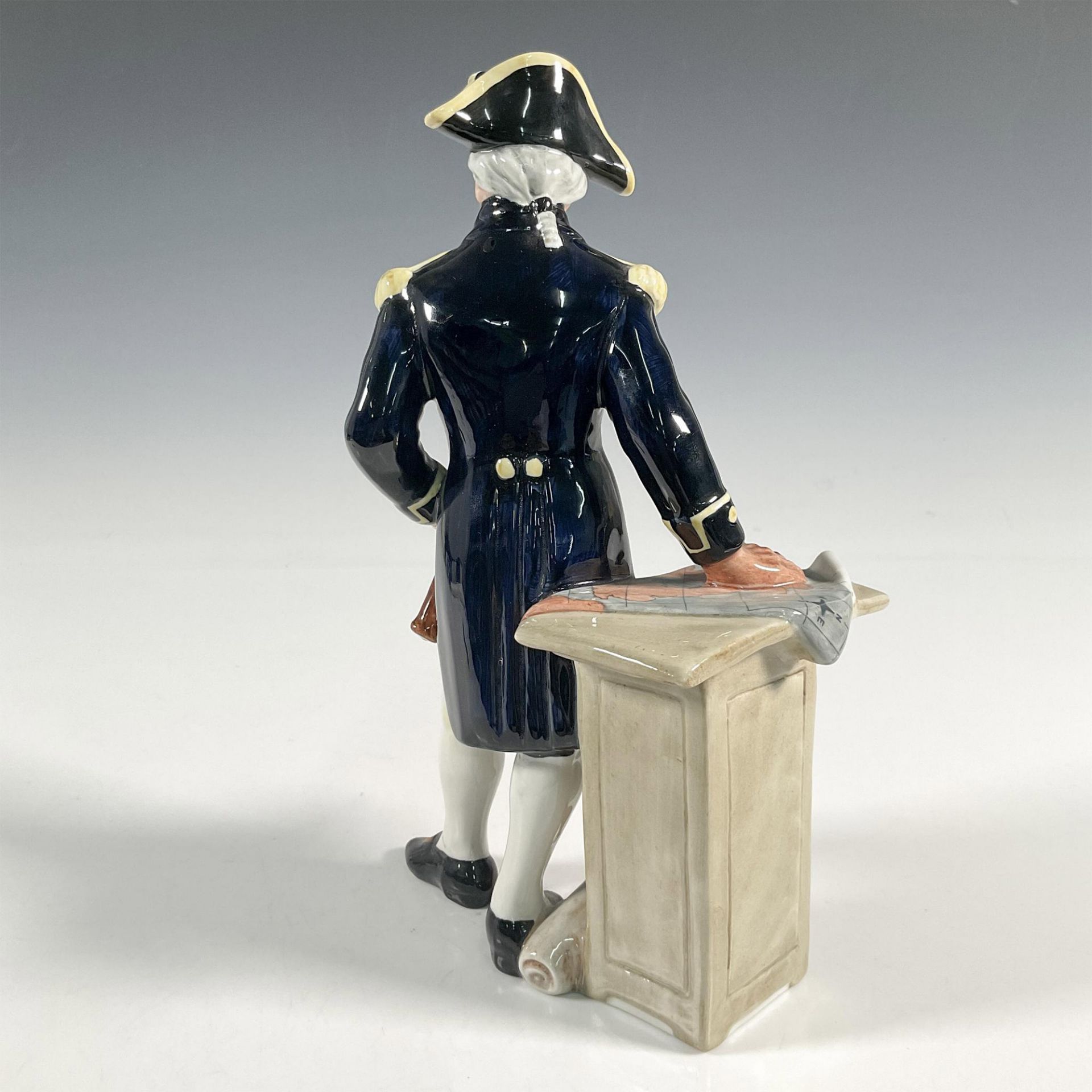 Captain HN2260 - Royal Doulton Figurine - Image 2 of 3