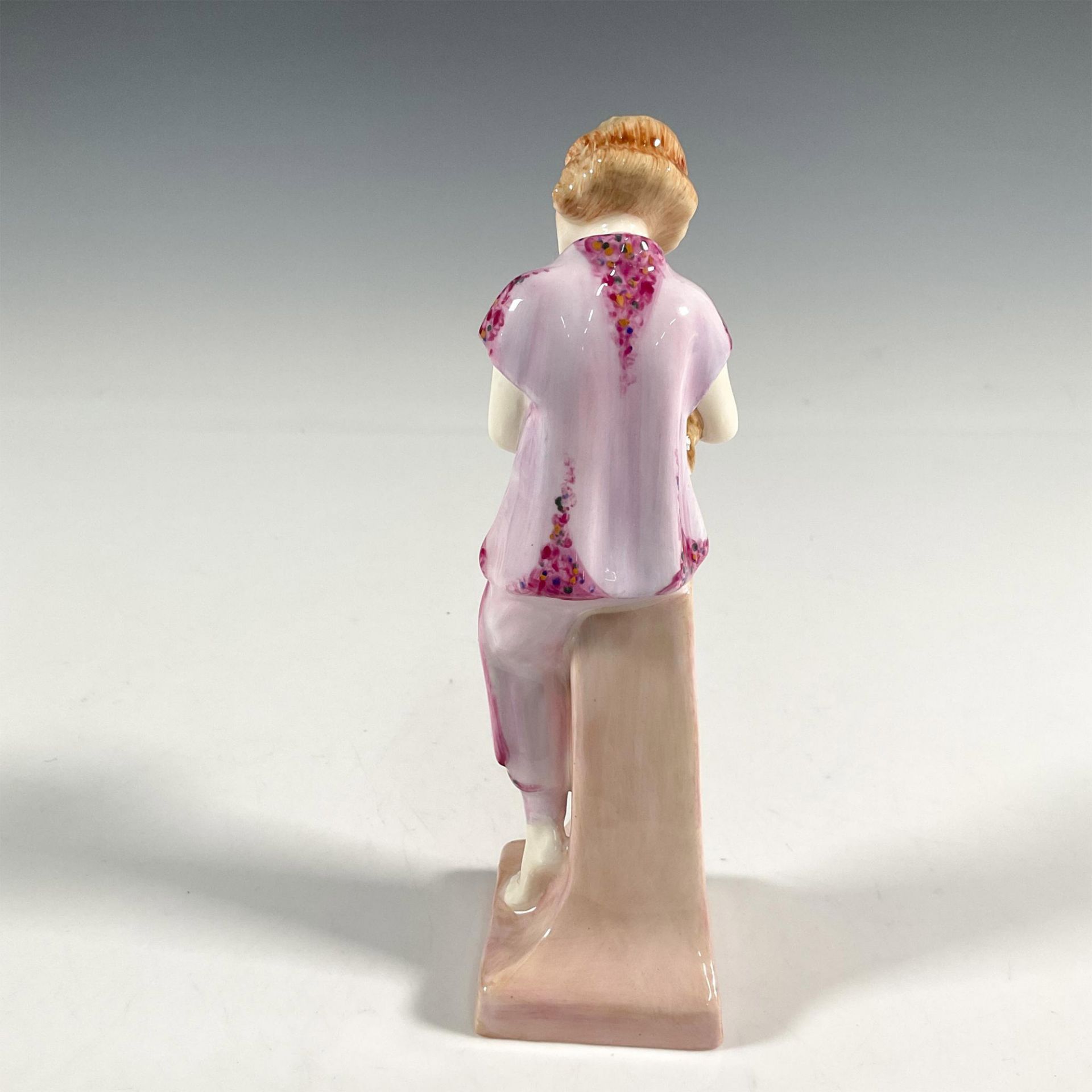 Lido Lady HN4247 - Royal Doulton Figurine - Image 2 of 3