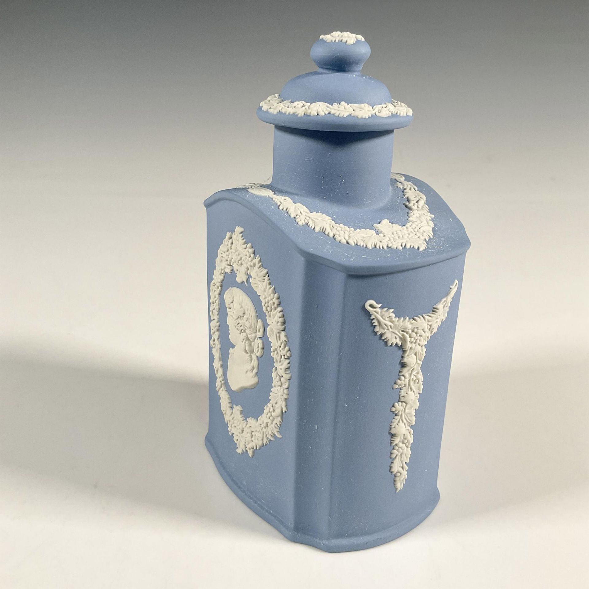 Wedgwood Blue Jasperware Lidded Tea Caddy - Image 2 of 5