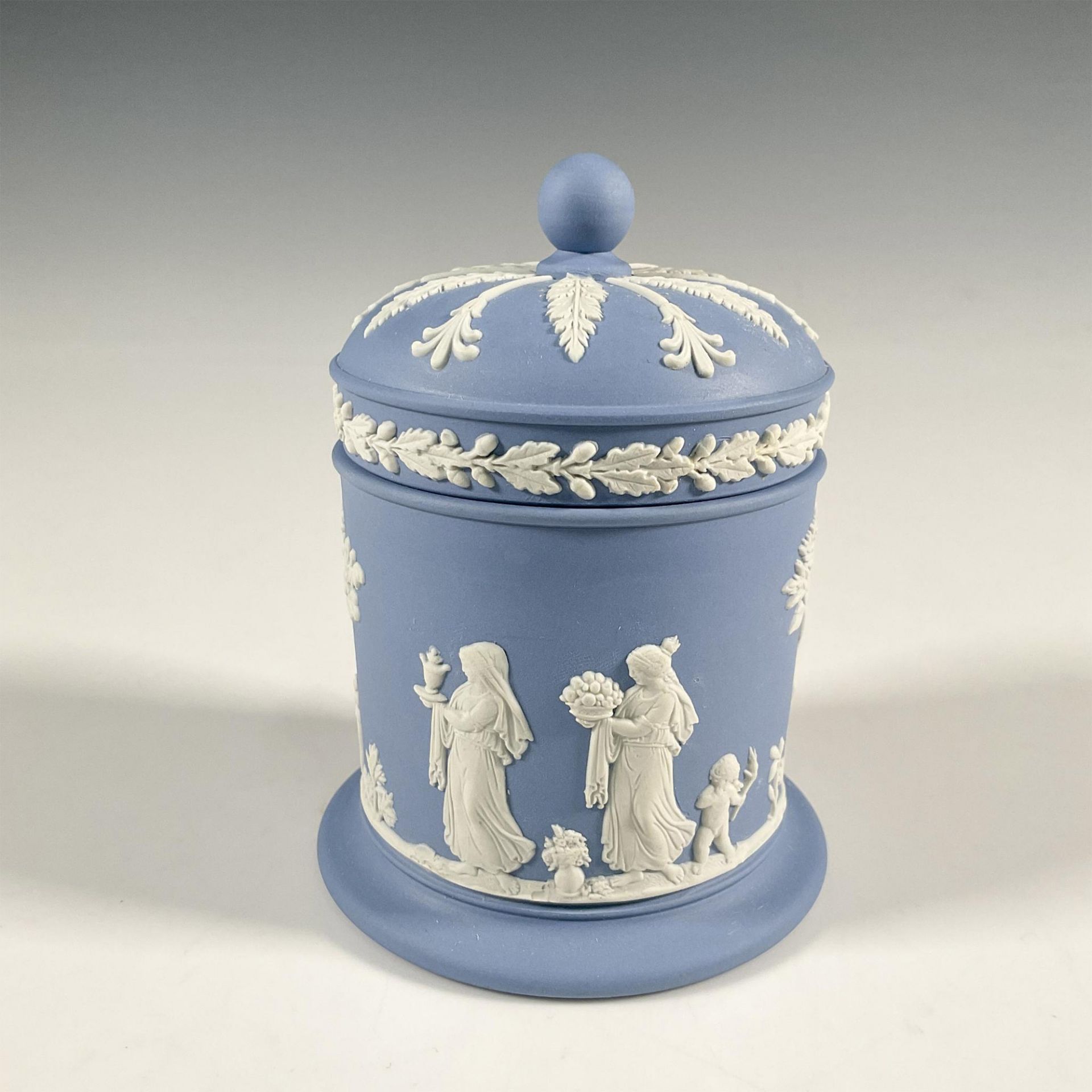 Wedgwood Blue Jasperware Lidded Tobacco Jar - Image 2 of 4