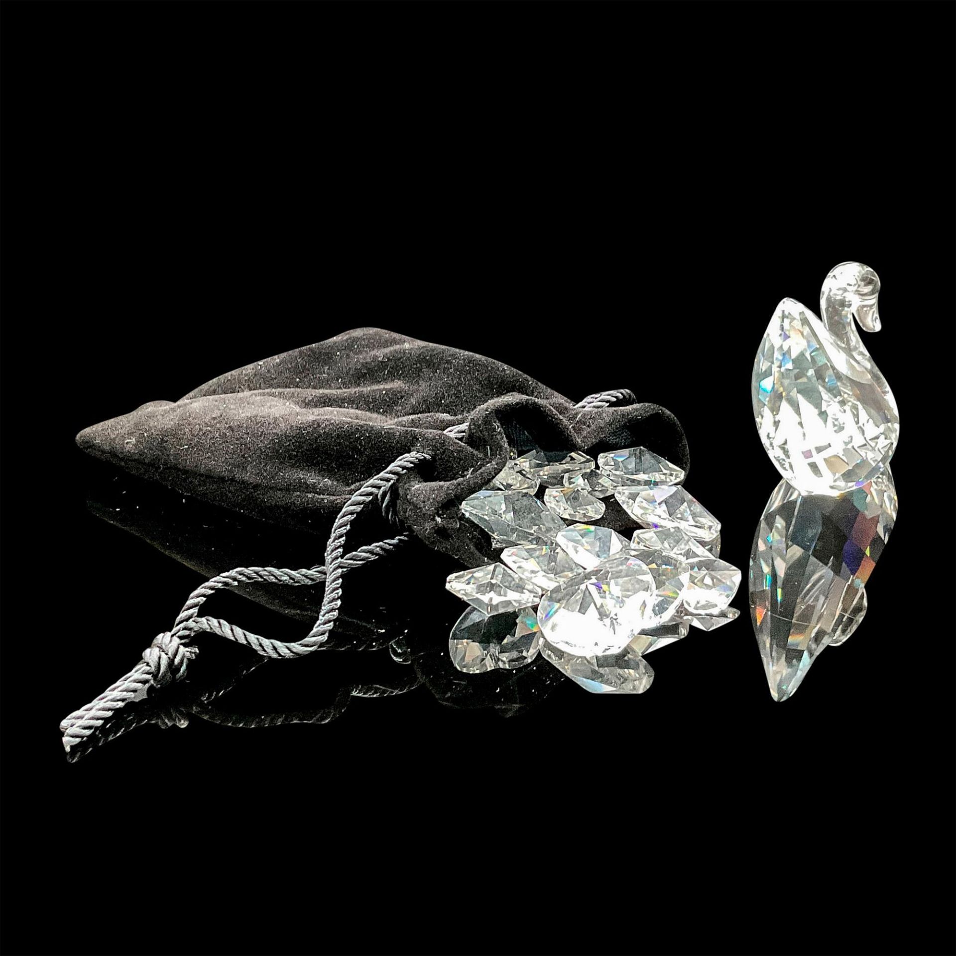 Swarovski Crystal Welcome Gift, Swan plus Hearts - Image 2 of 3
