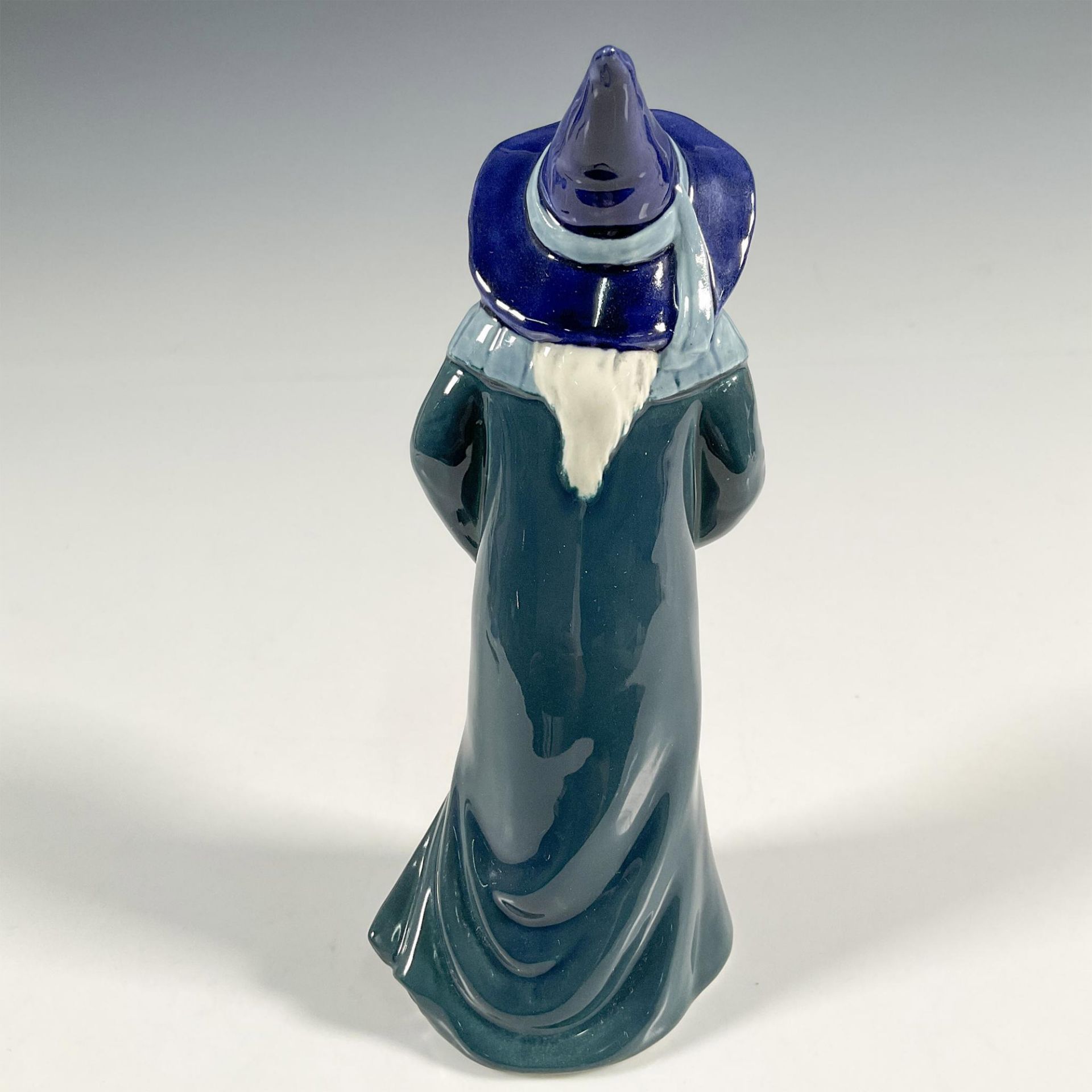 Gandalf HN2911 - Royal Doulton Figurine - Image 2 of 3