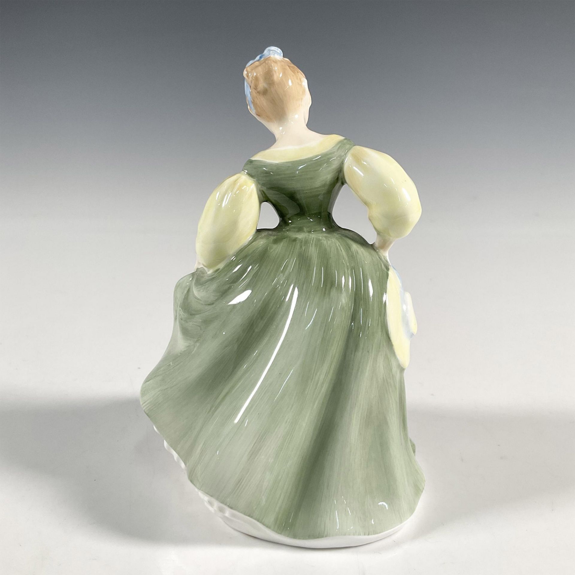 Fair Maiden HN2211 - Royal Doulton Figurine - Image 2 of 3