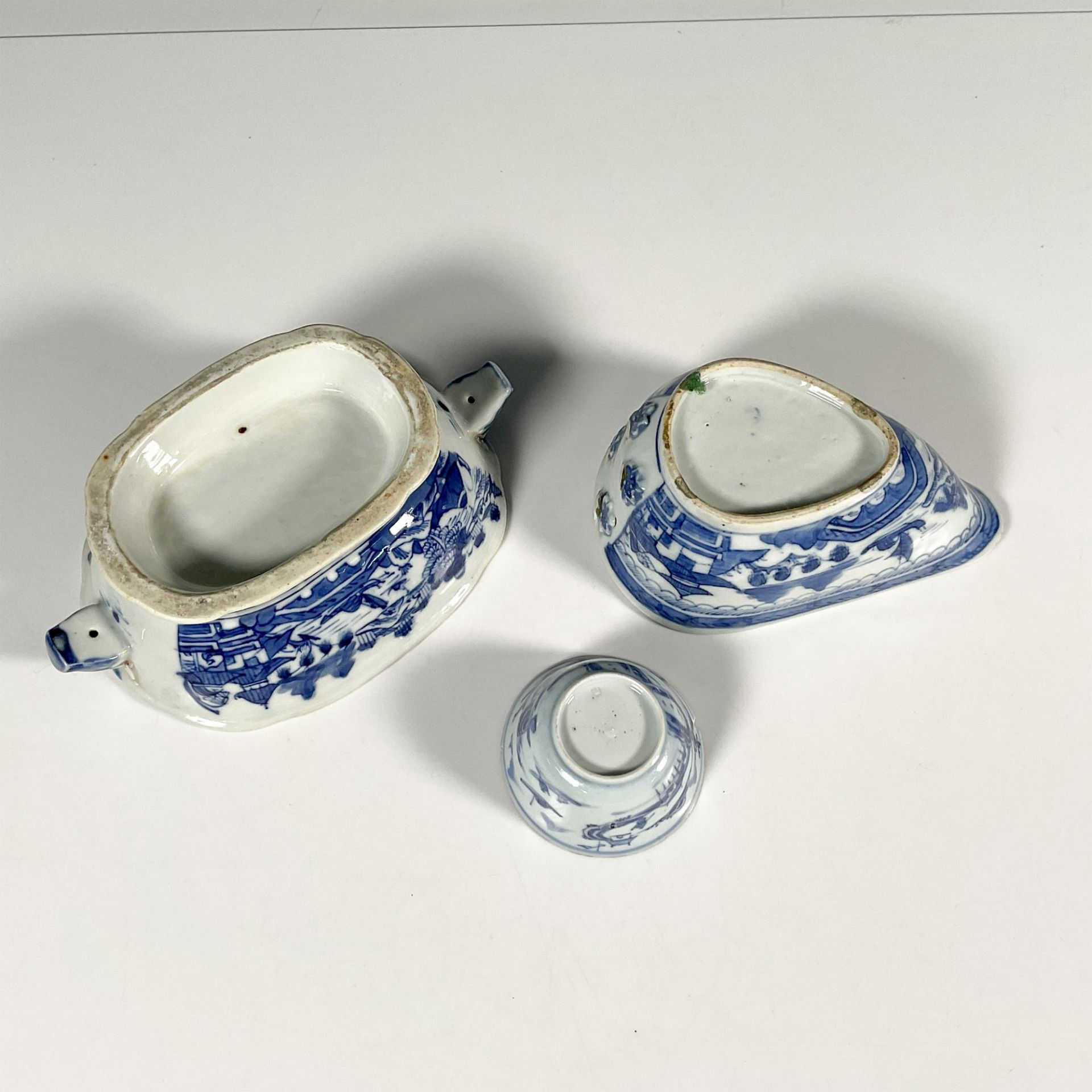 3pc Antique Chinese Blue and White Porcelain Dishware - Image 5 of 5