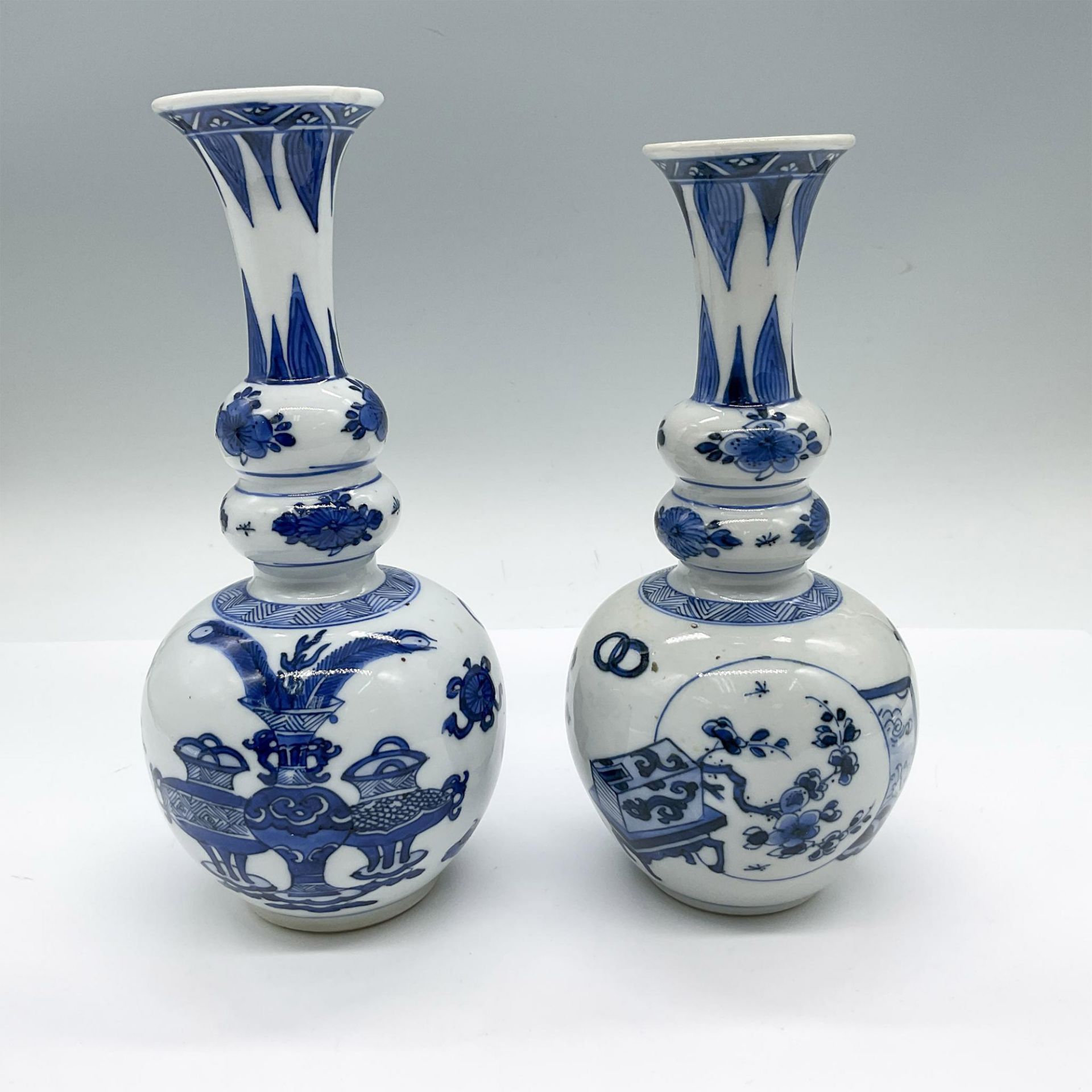 Pair of Chinese Blue and White Porcelain Vases - Image 3 of 5