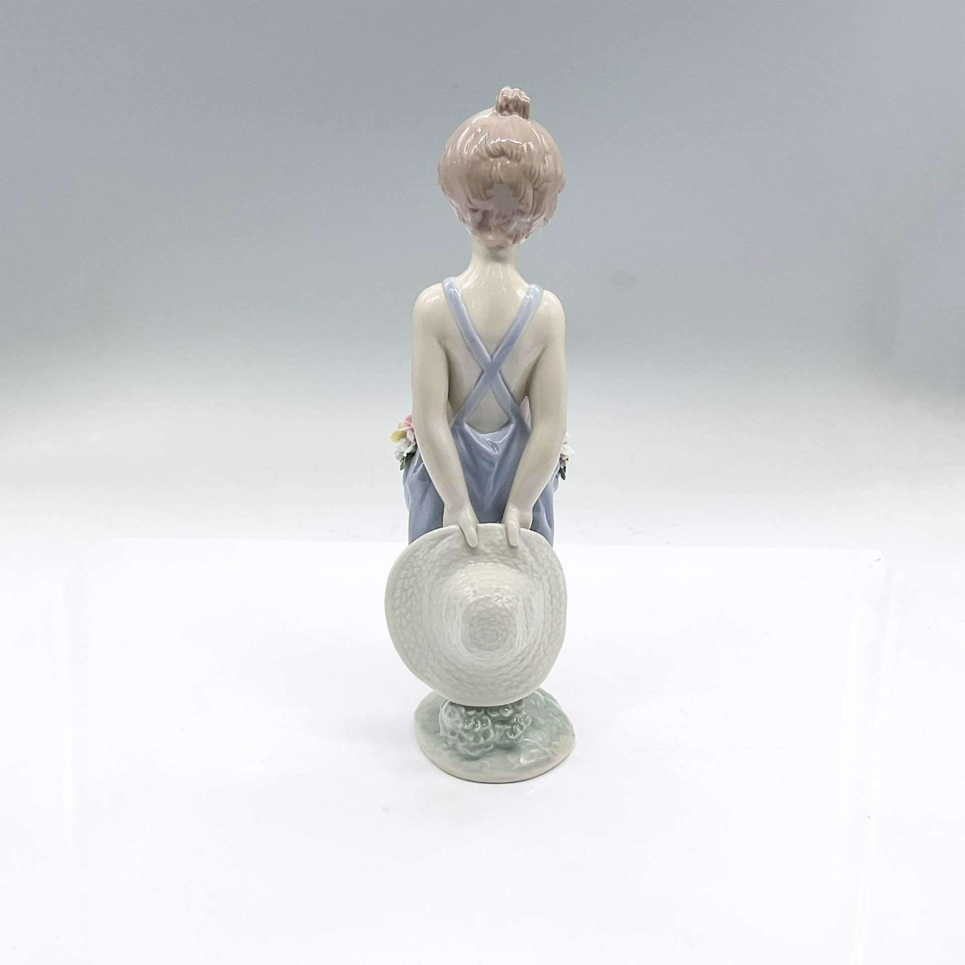 Lladro Porcelain Figurine, Pocket Full Of Wishes - Image 2 of 3