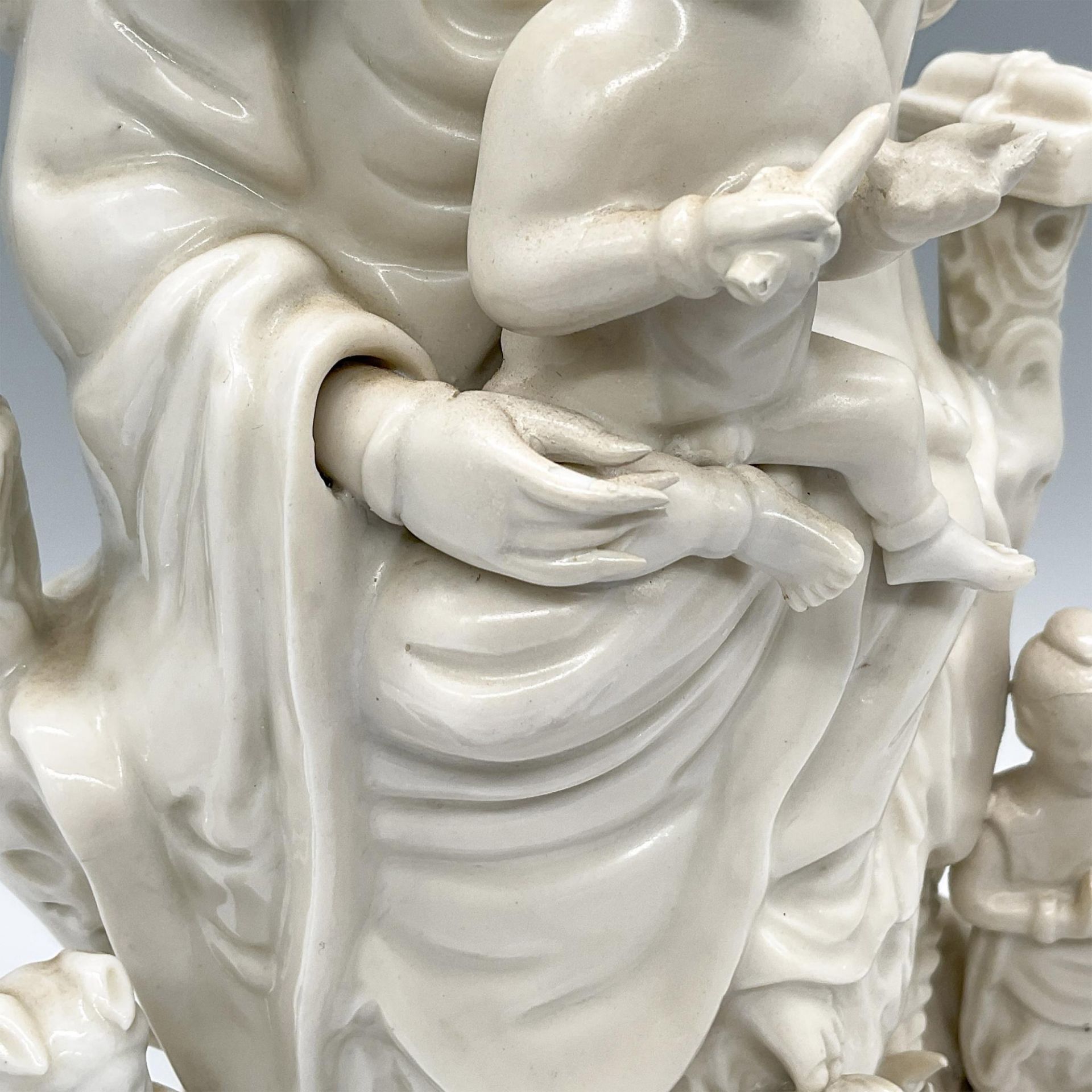 Chinese Dehua Porcelain Guanyin Figurine - Bild 5 aus 6